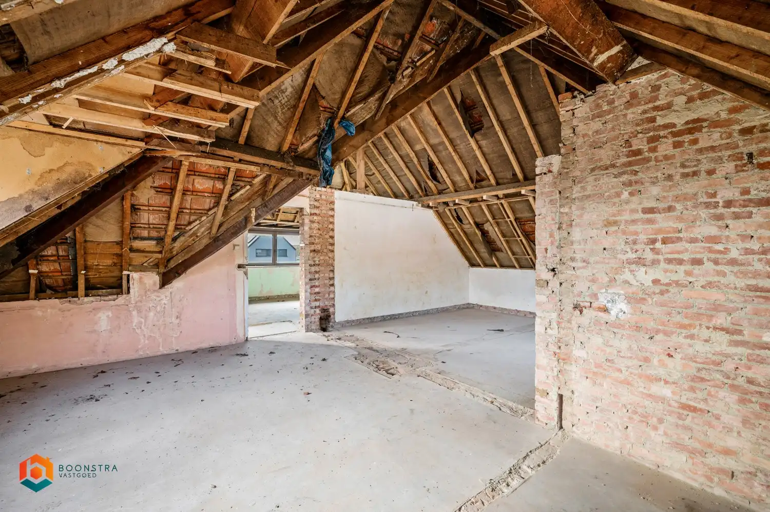 Verbouwproject met landelijk uitzicht op een perceel van 1.200m² foto 12