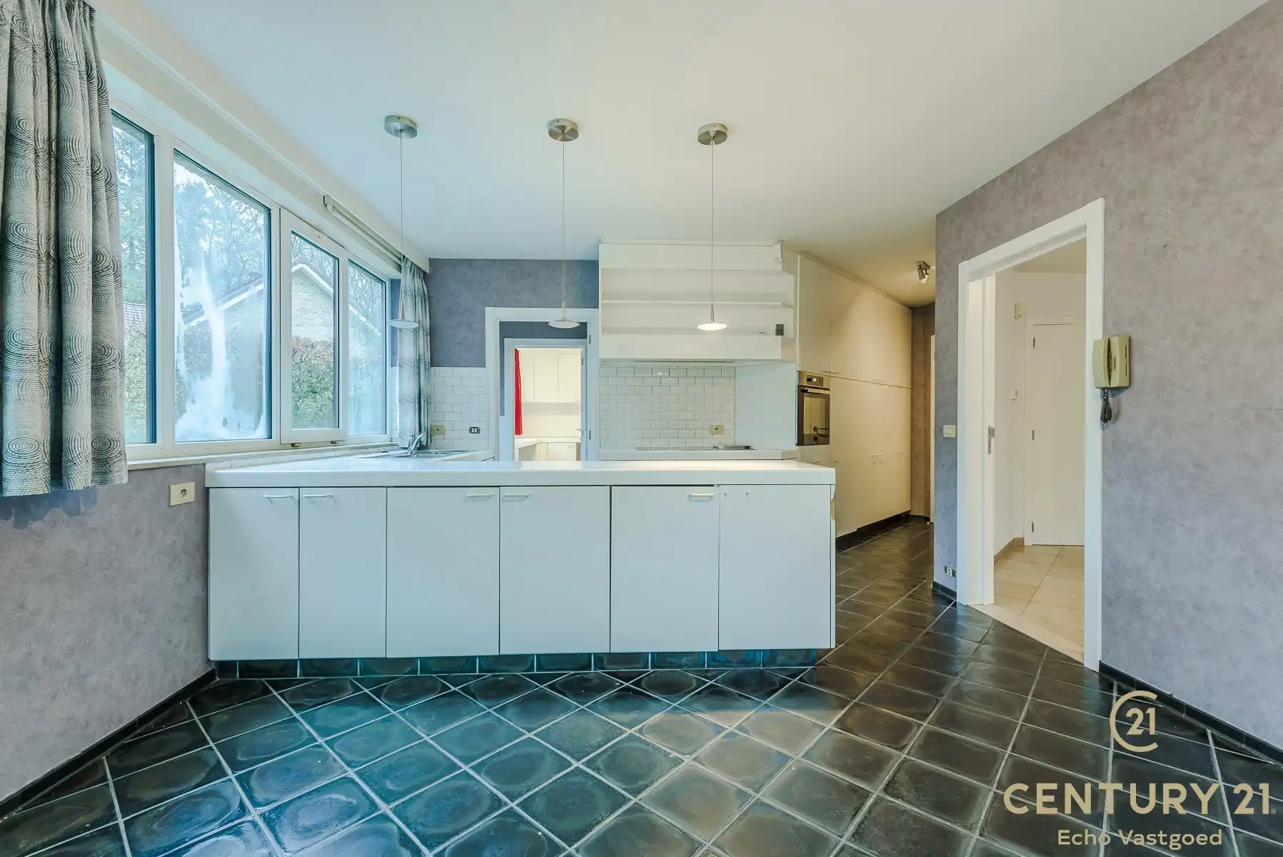 Ruime, unieke villa op royaal perceel in villawijk De Lint. foto 10