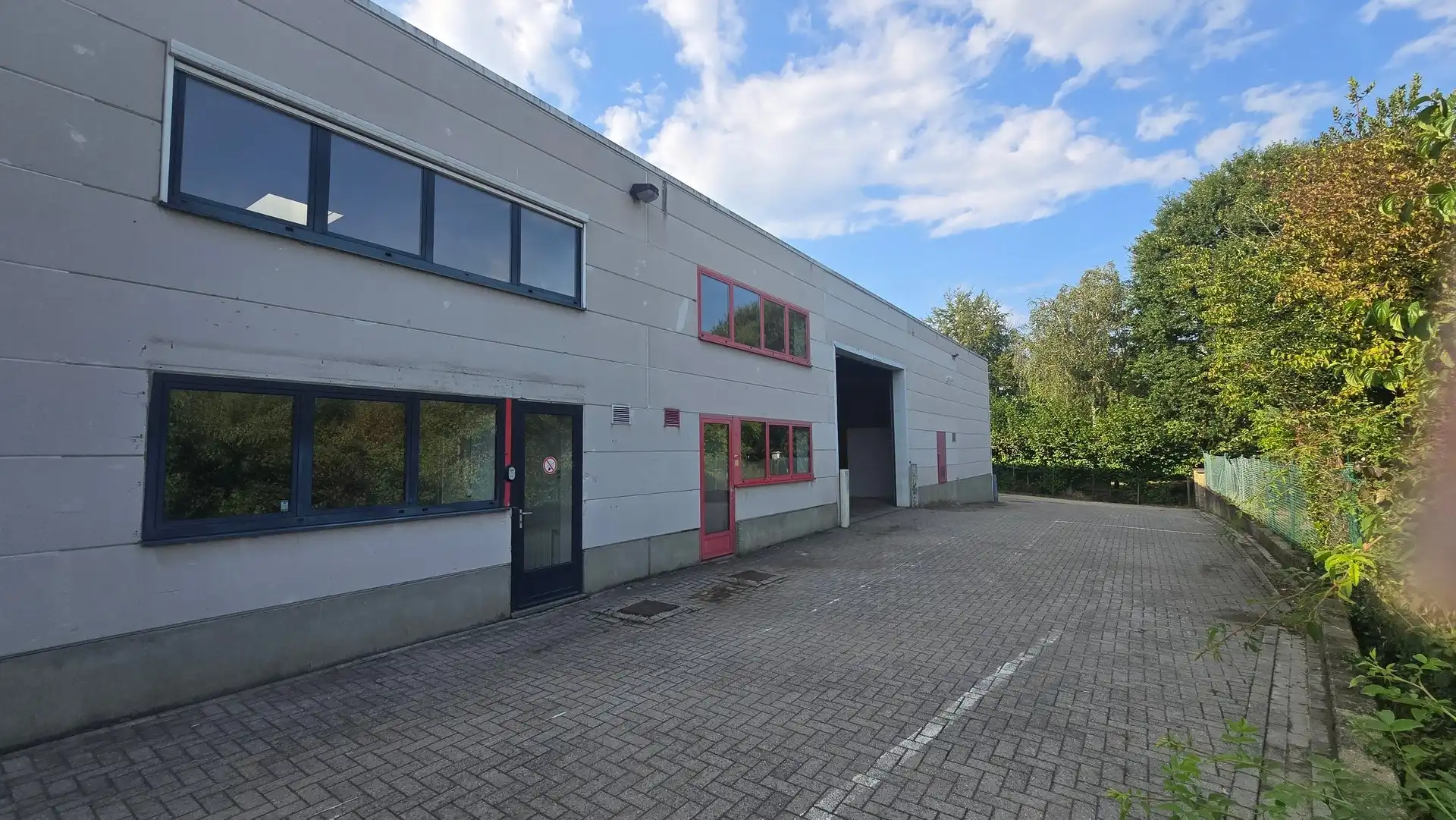 Bedrijfspand met showroom en magazijnen te huur Brusselsesteenweg, Herent foto 26