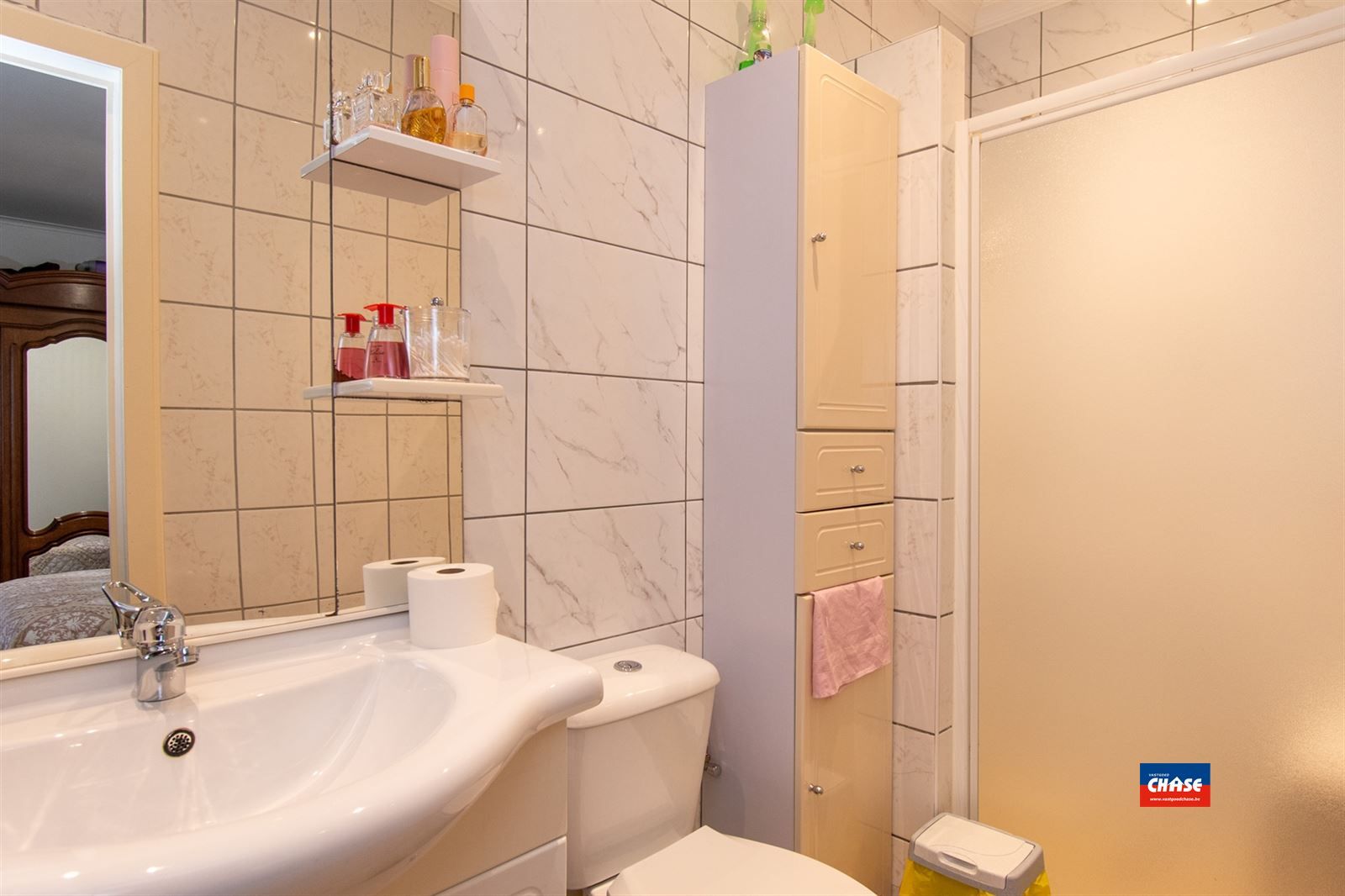 Twee gelijkvloersappartementen met grote koer en polyvalente ruimte foto 11