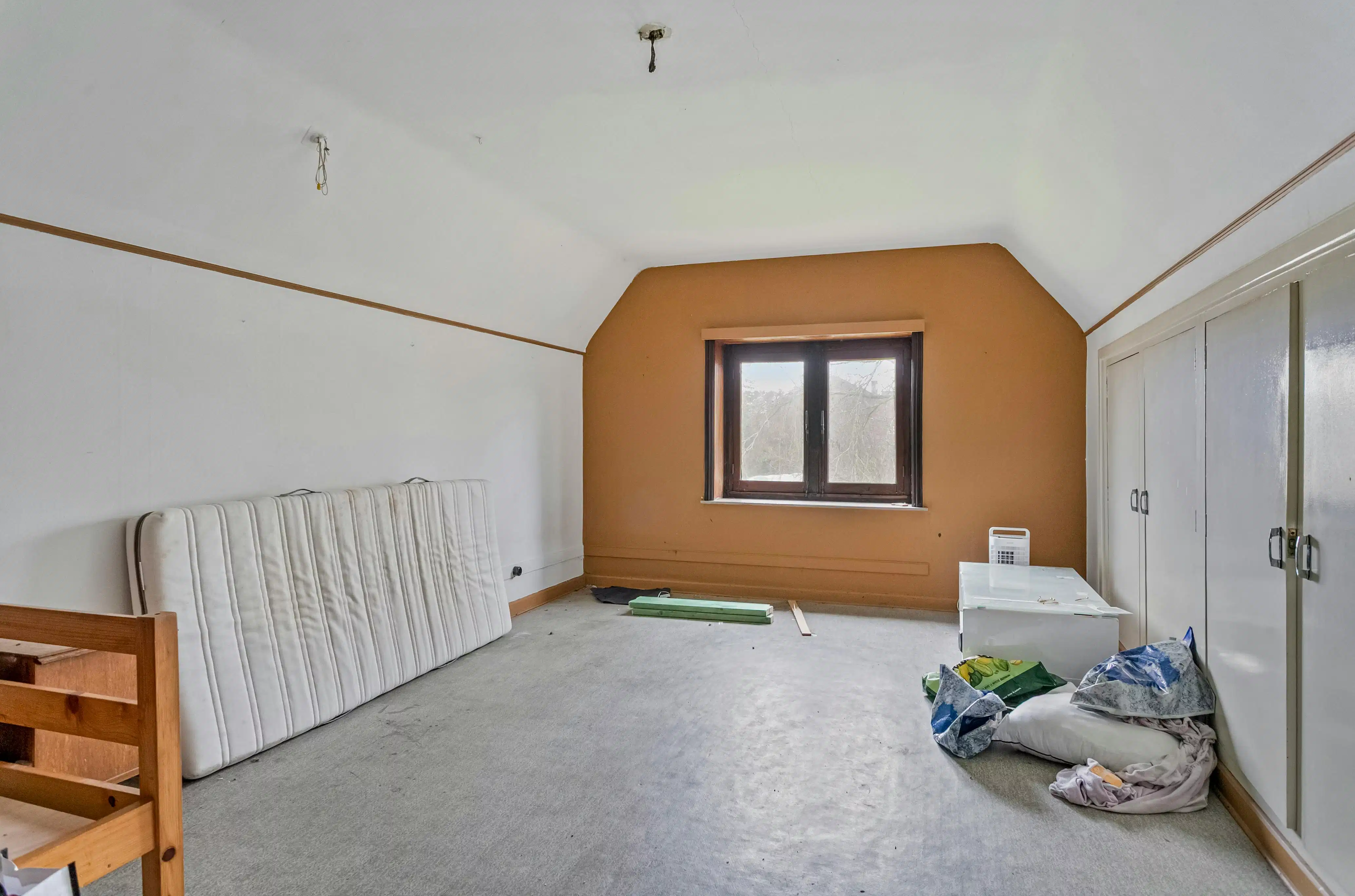 Te renoveren villa met 4 kamers te koop in centrum Deerlijk foto 9