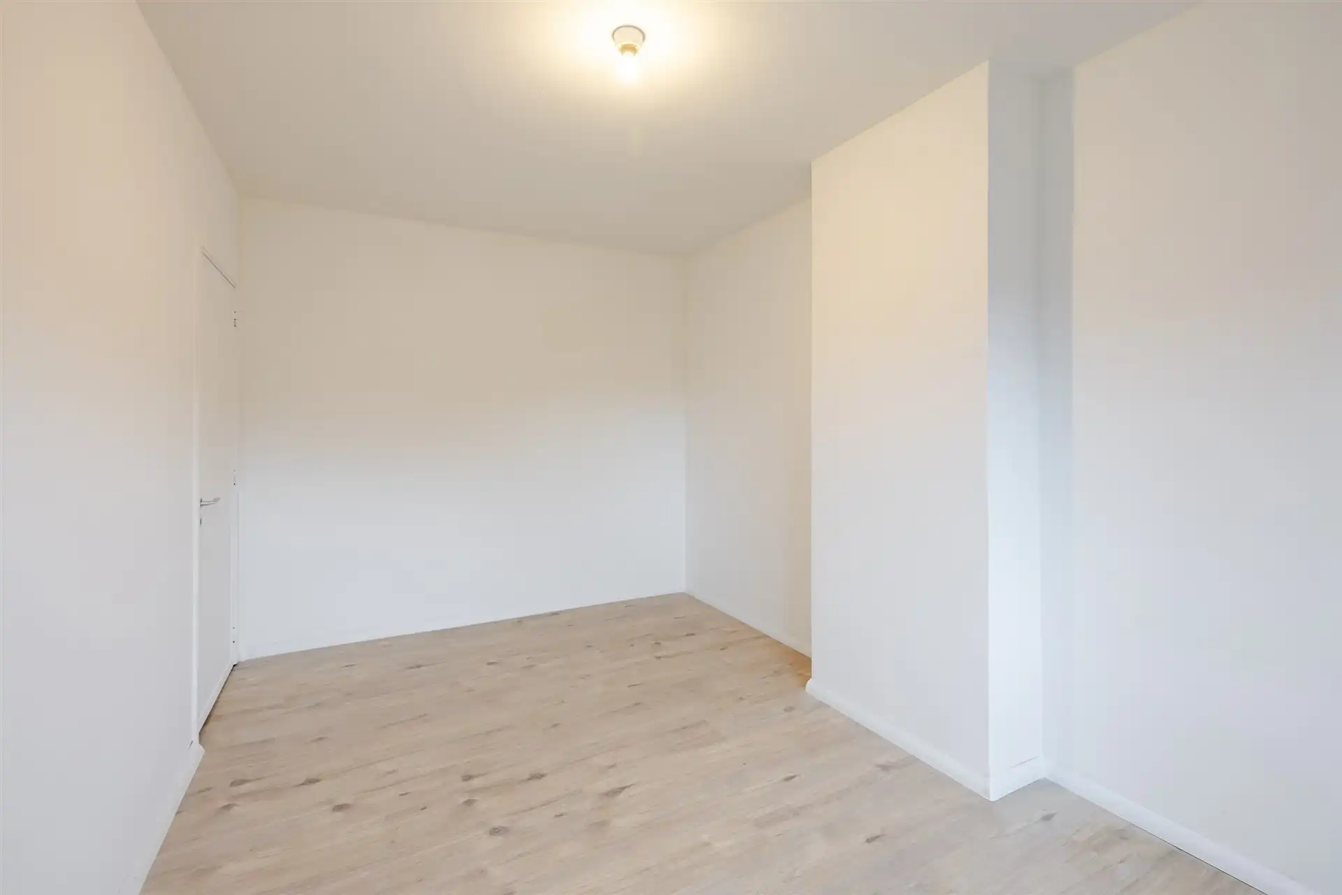 Charmante gezinswoning met tuin en zijdoorgang in rustige straat te Denderleeuw foto 22