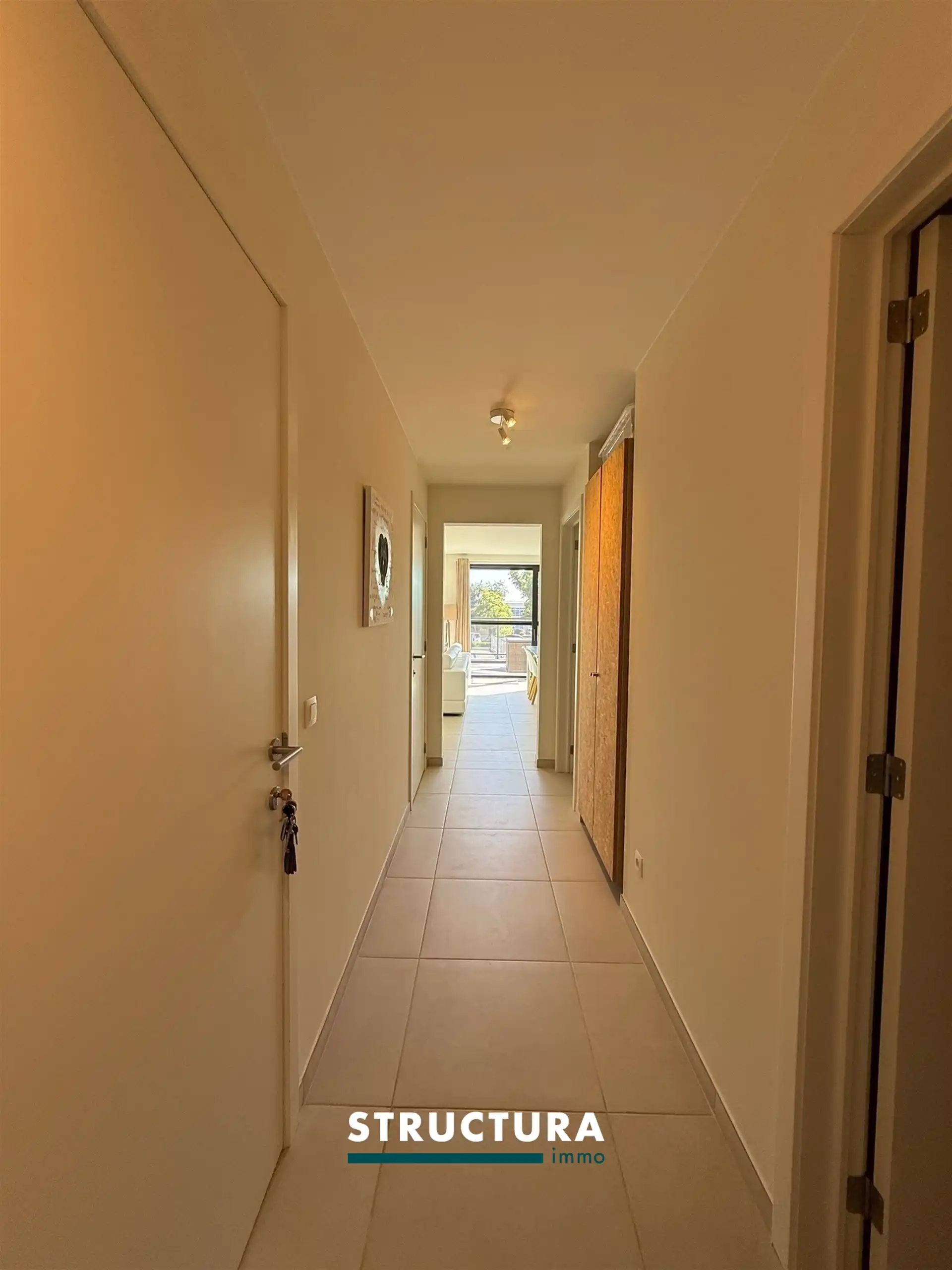 Appartement met 2 slaapkamers en 2 staanplaatsen in centrum Merchtem foto 6