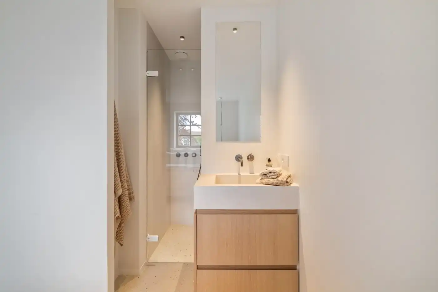 Nieuwbouw onder registratierechten! Villa met zonovergoten leefruimtes en een tijdloos design foto 28