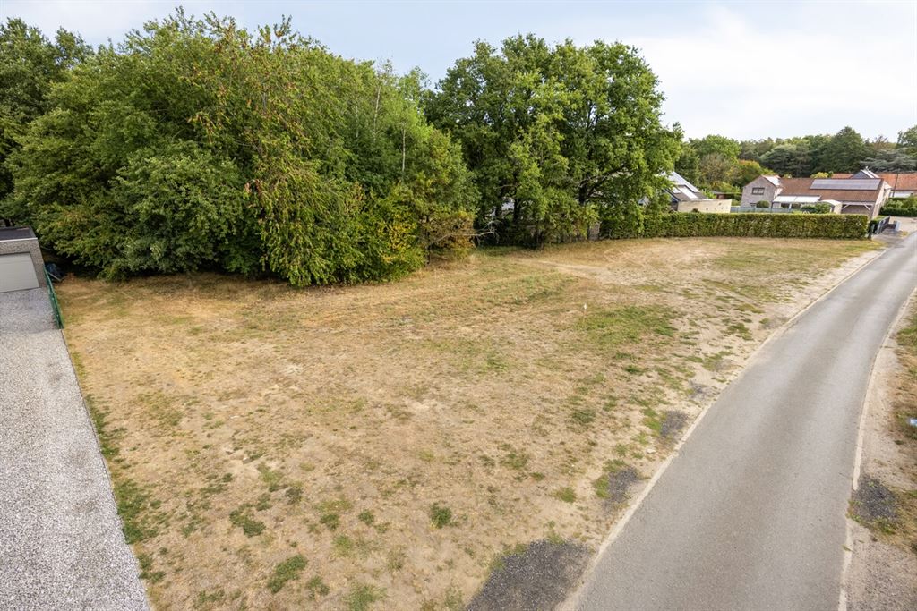 Knappe bouwgrond op een rustige locatie!  foto 6