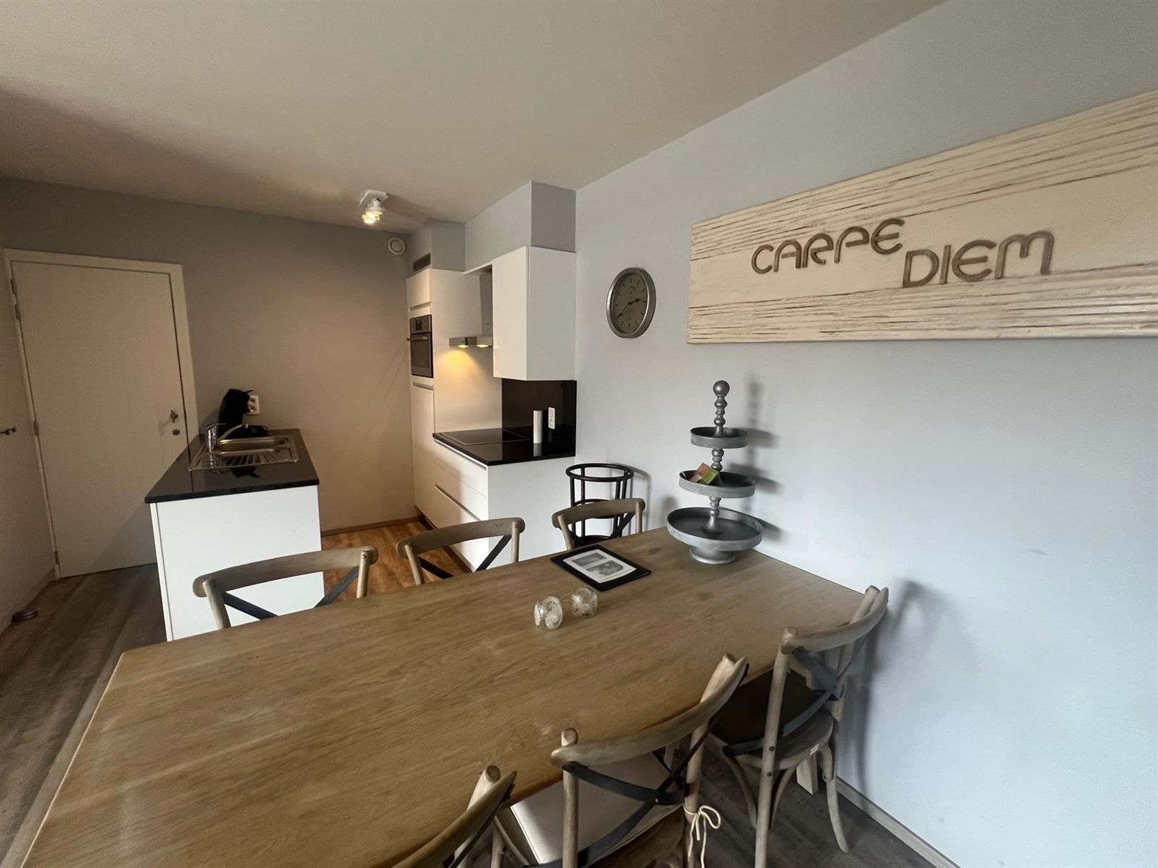 Jaarbasis - Prachtig gemeubeld 2 kamer appartement inlusief binnenparking foto 3