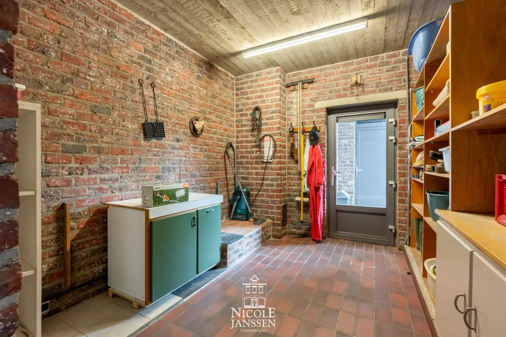 Unieke eigendom met molen foto 31