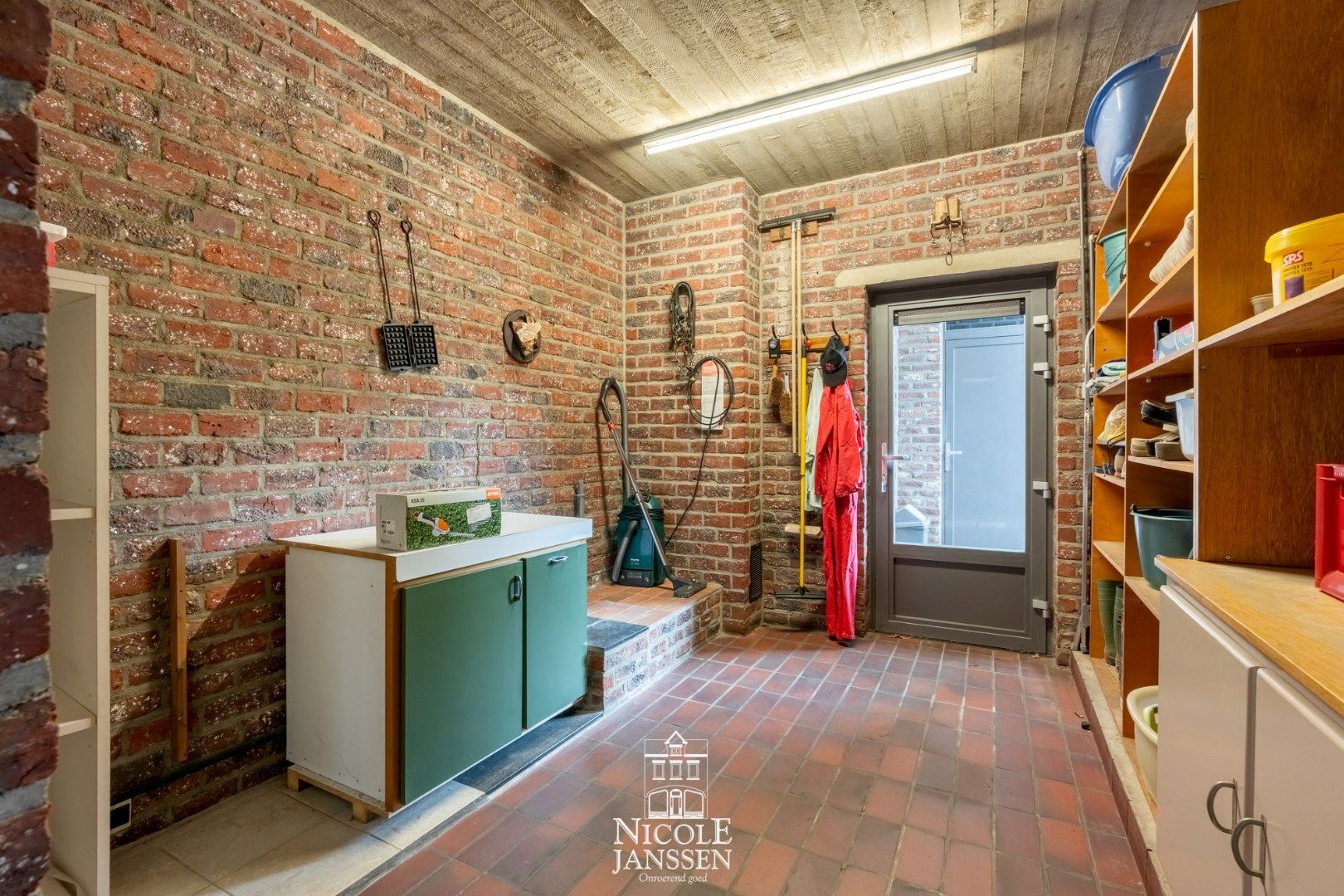 Unieke eigendom met molen foto 31