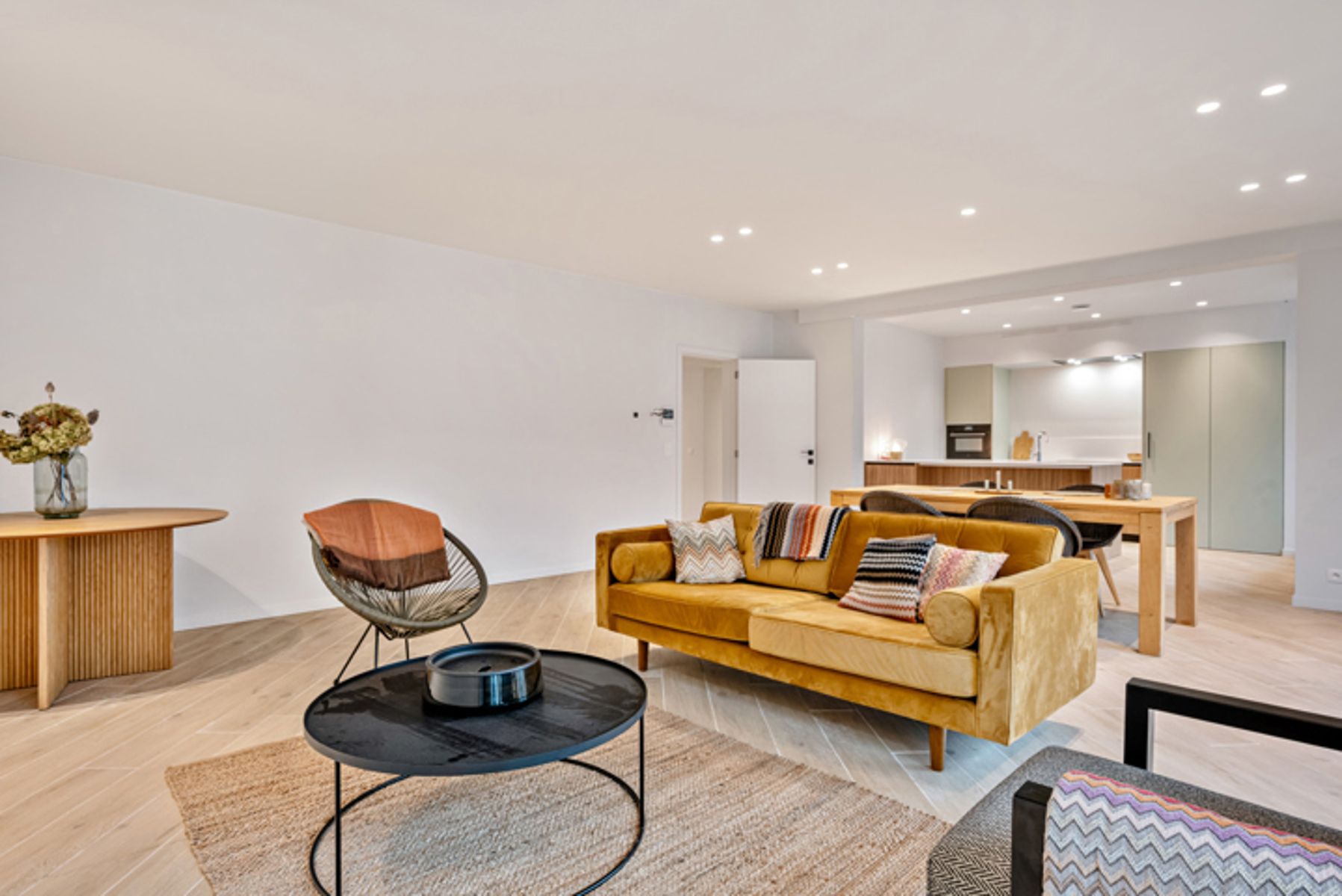 Stijlvol Nieuwbouwappartement te Huur in centrum foto 3