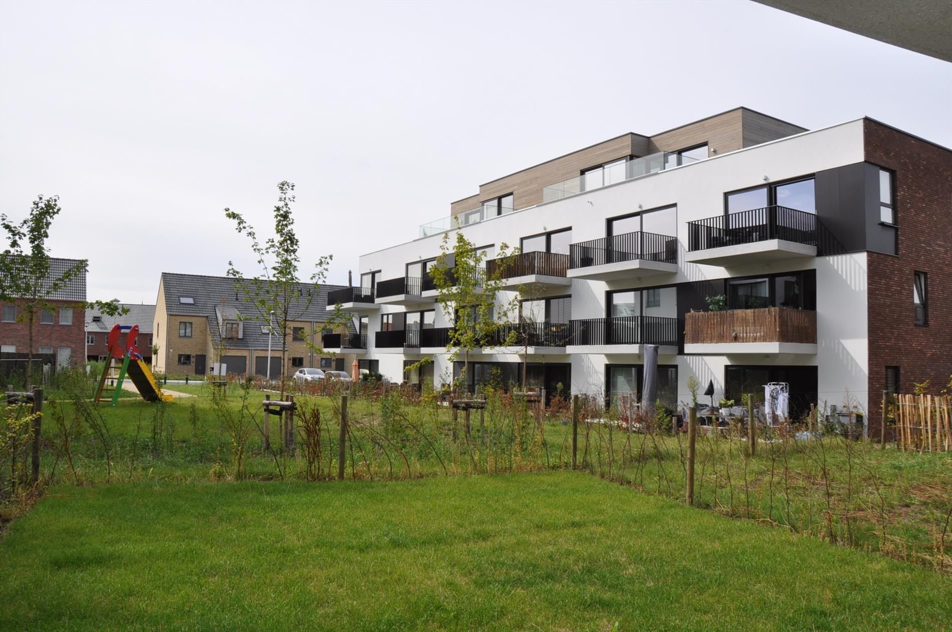 Appartement met 1 slaapkamer, staanplaats en tuin foto 8