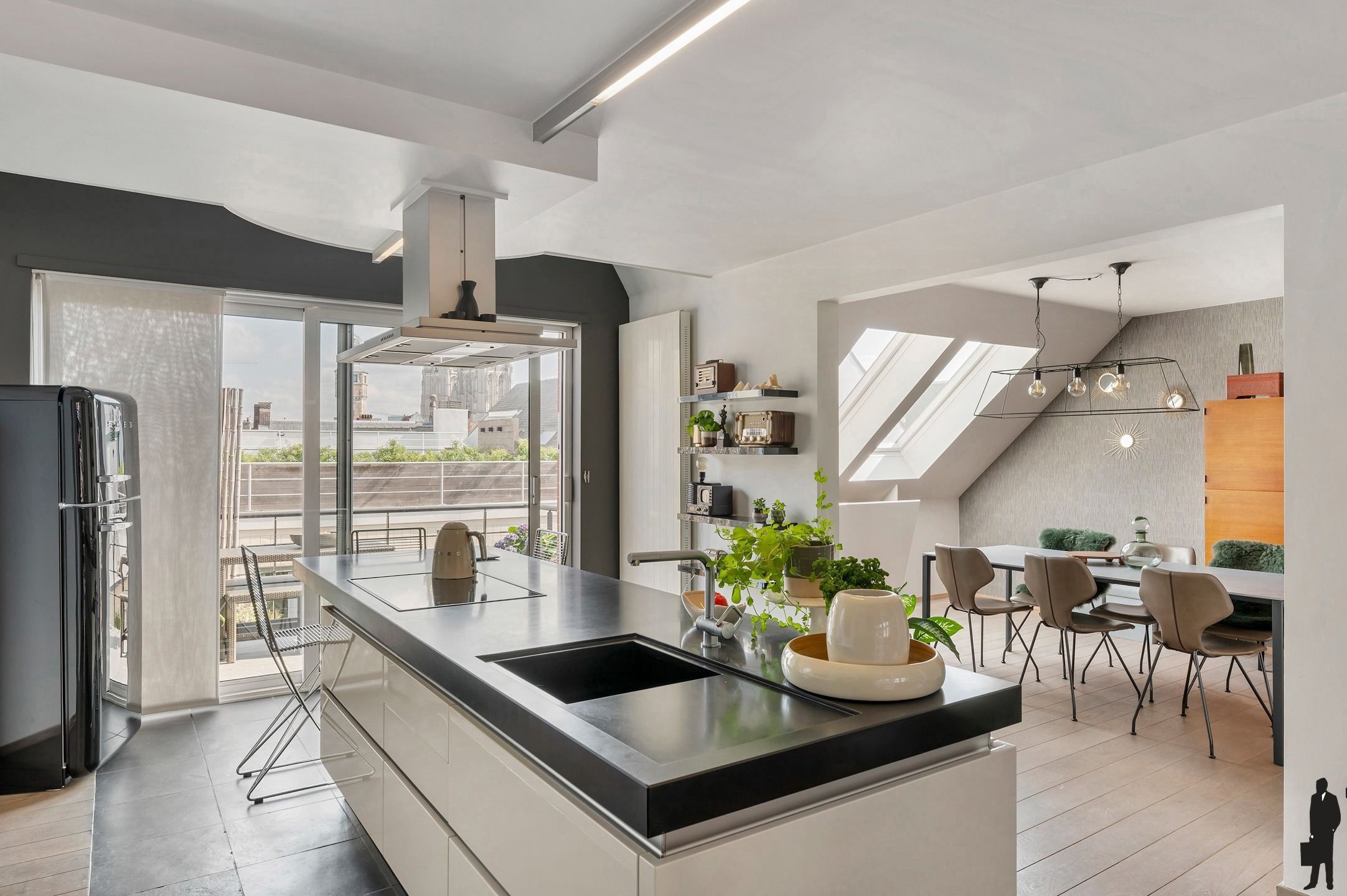 Exclusieve duplex penthouse op toplocatie. foto {{pictureIndex}}