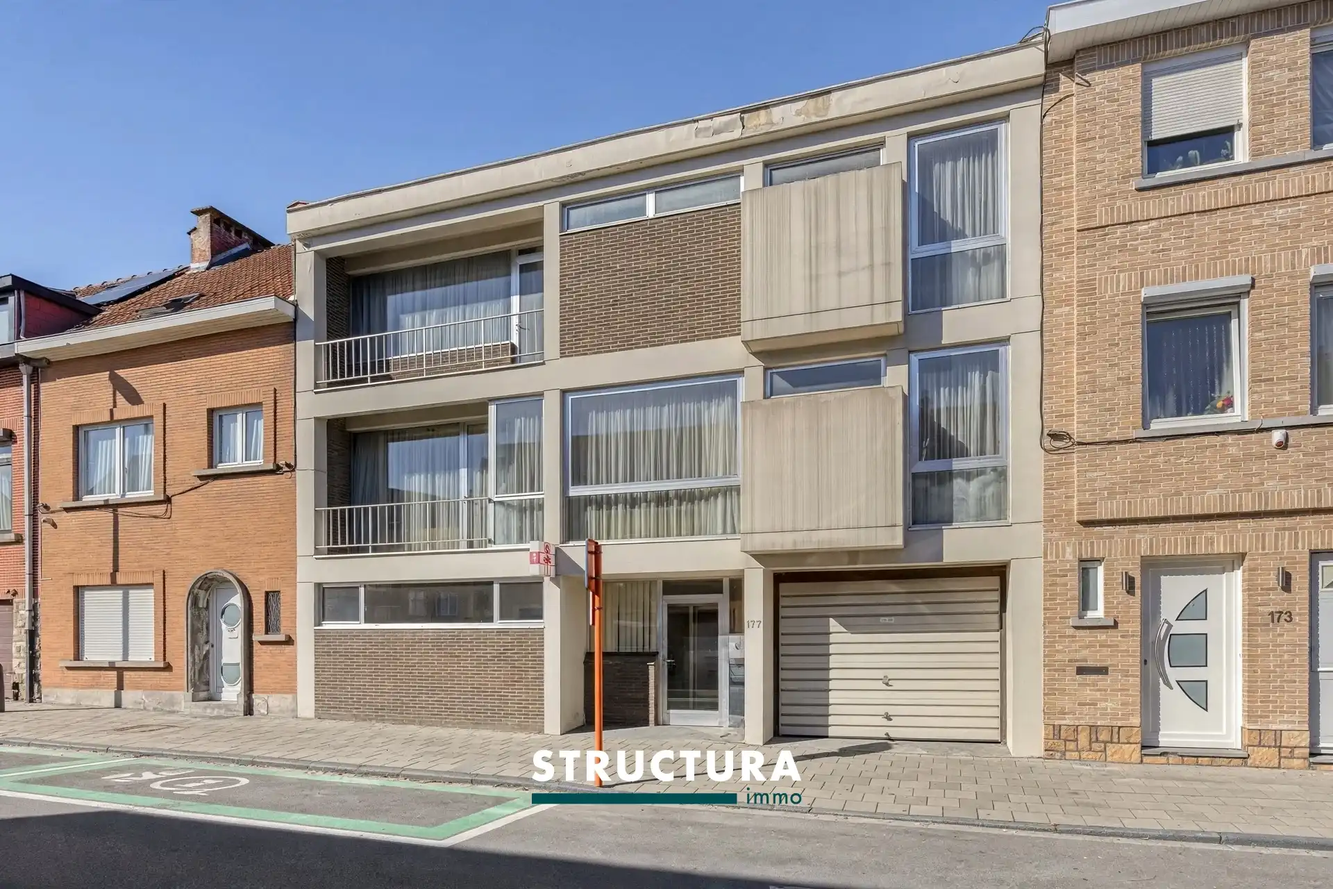 Hoofdfoto van de publicatie: Karaktervolle woning met praktijk en 4 kamers