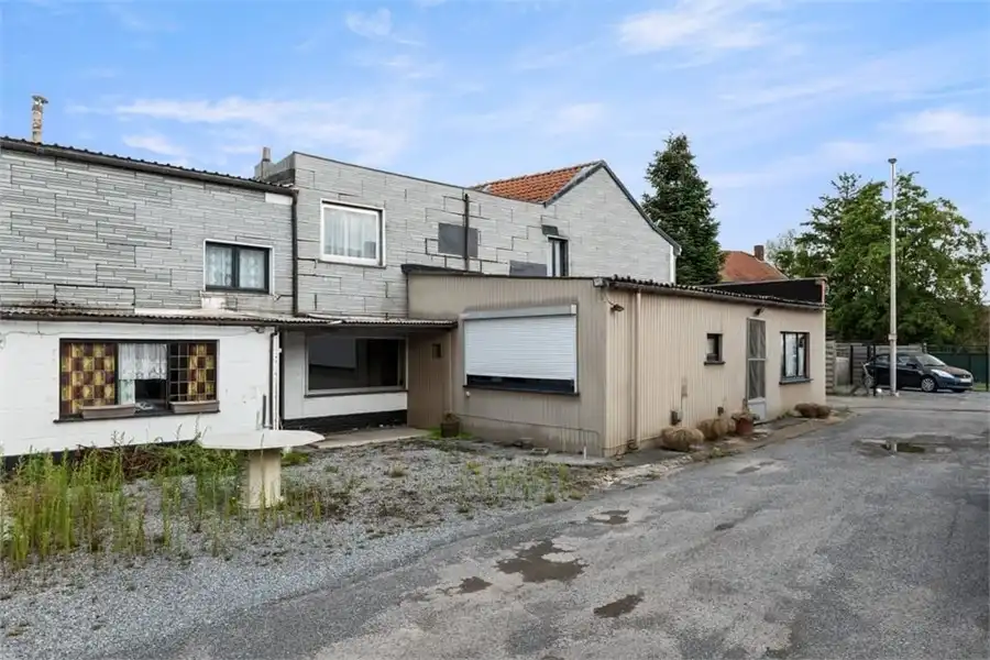 2 TE RENOVEREN WONINGEN+ 16 GARAGES OP EEN PERCEEL VAN 9A87 foto 33