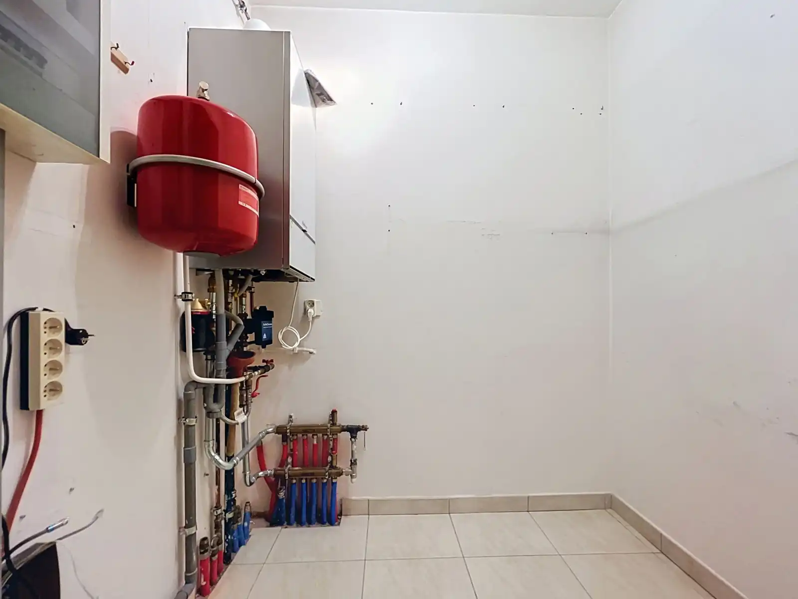 App met 2 slpks - terras - kelder én garagebox foto 23