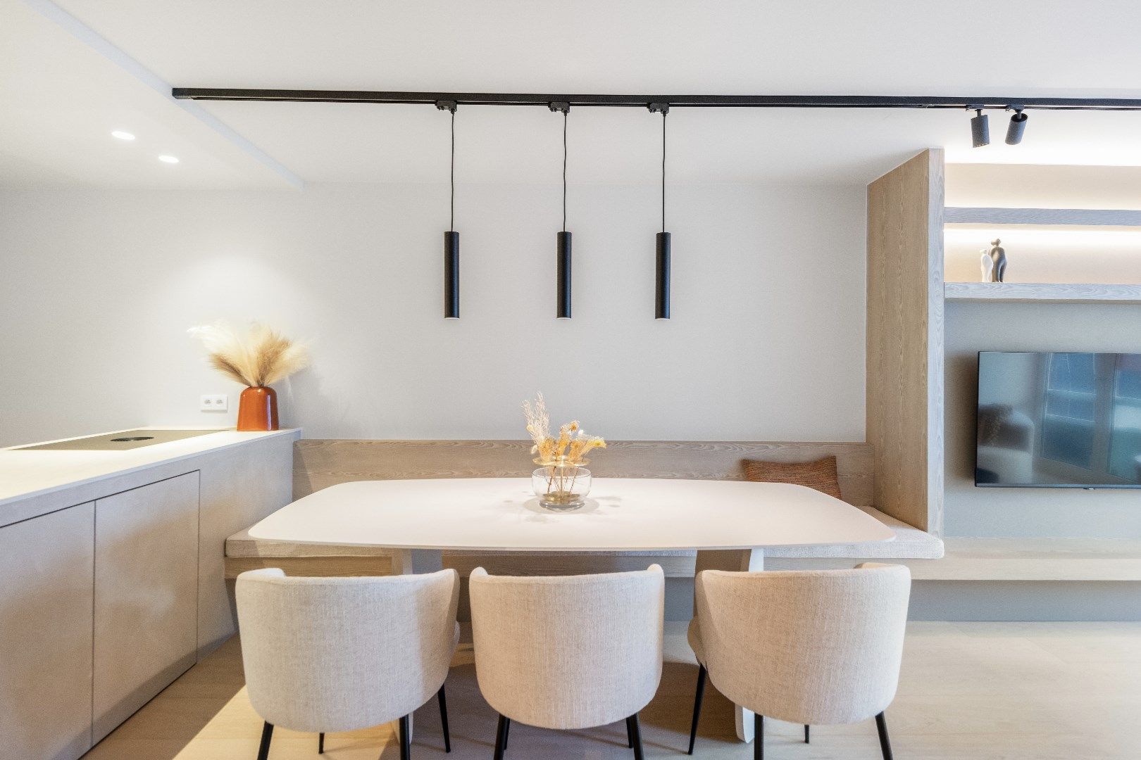  Prachtig, luxueus gerenoveerd appartement vlakbij strand en het Lichttorenplein.  foto 4
