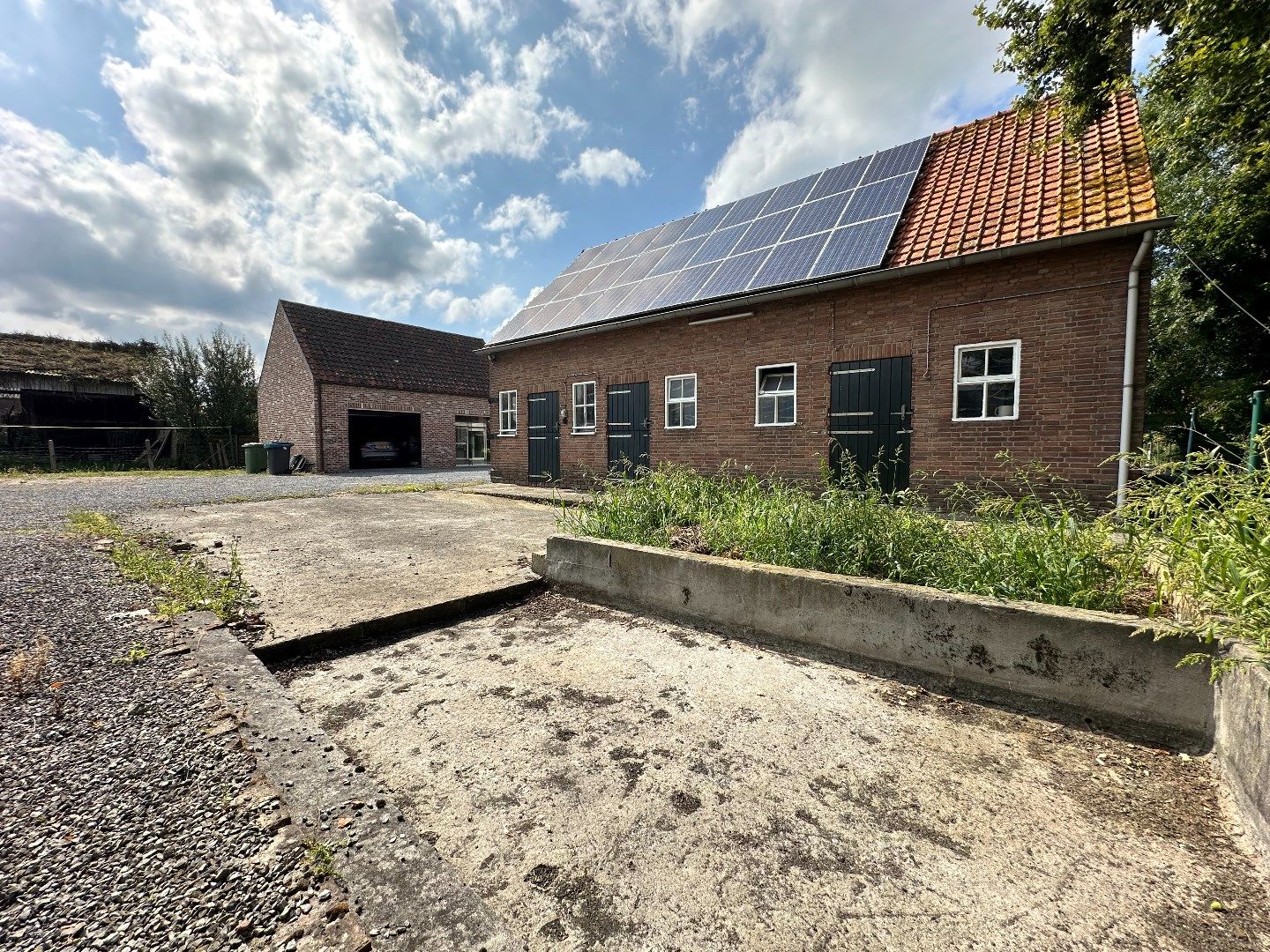 Vrijstaande woning op ruim perceel foto 28