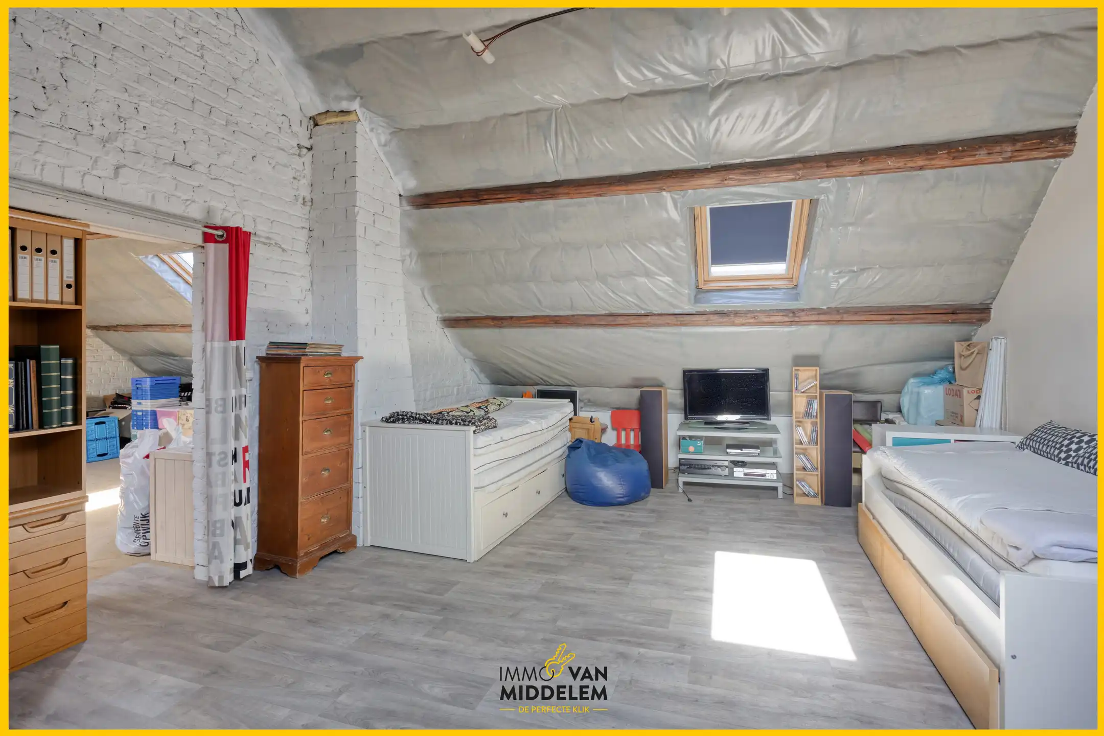 RUIME WONING MET 5 KAMERS, TERRAS, TUIN & PARKING foto 16