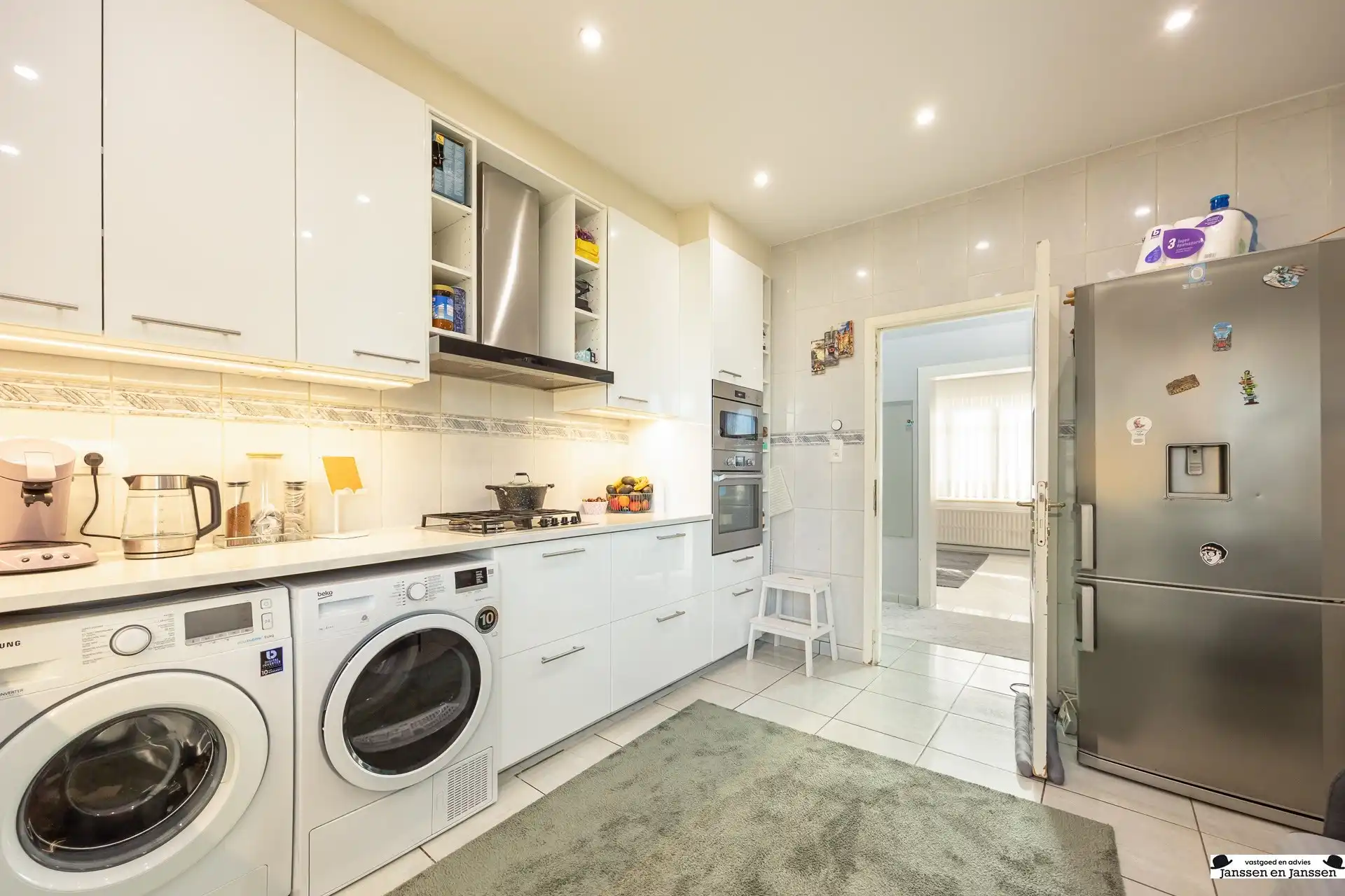 Gerenoveerd 2-slaapkamer appartement te Merksem foto 7