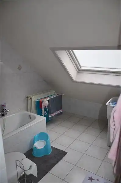 Instapklaar dakappartement met terras en autostandplaats in Ardooie foto 7