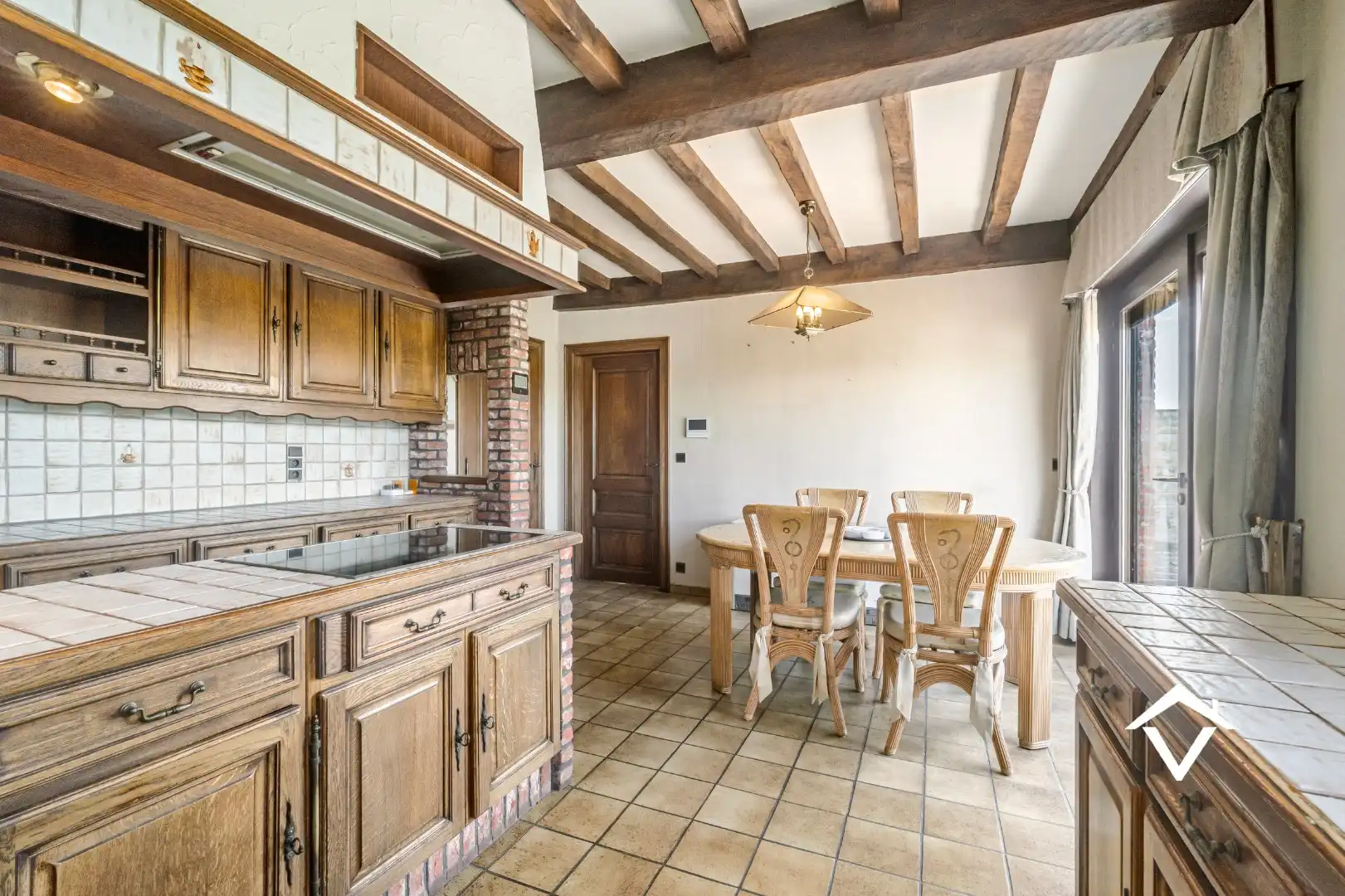 Alleenstaande woning met een rustige ligging te Koekelare foto 11