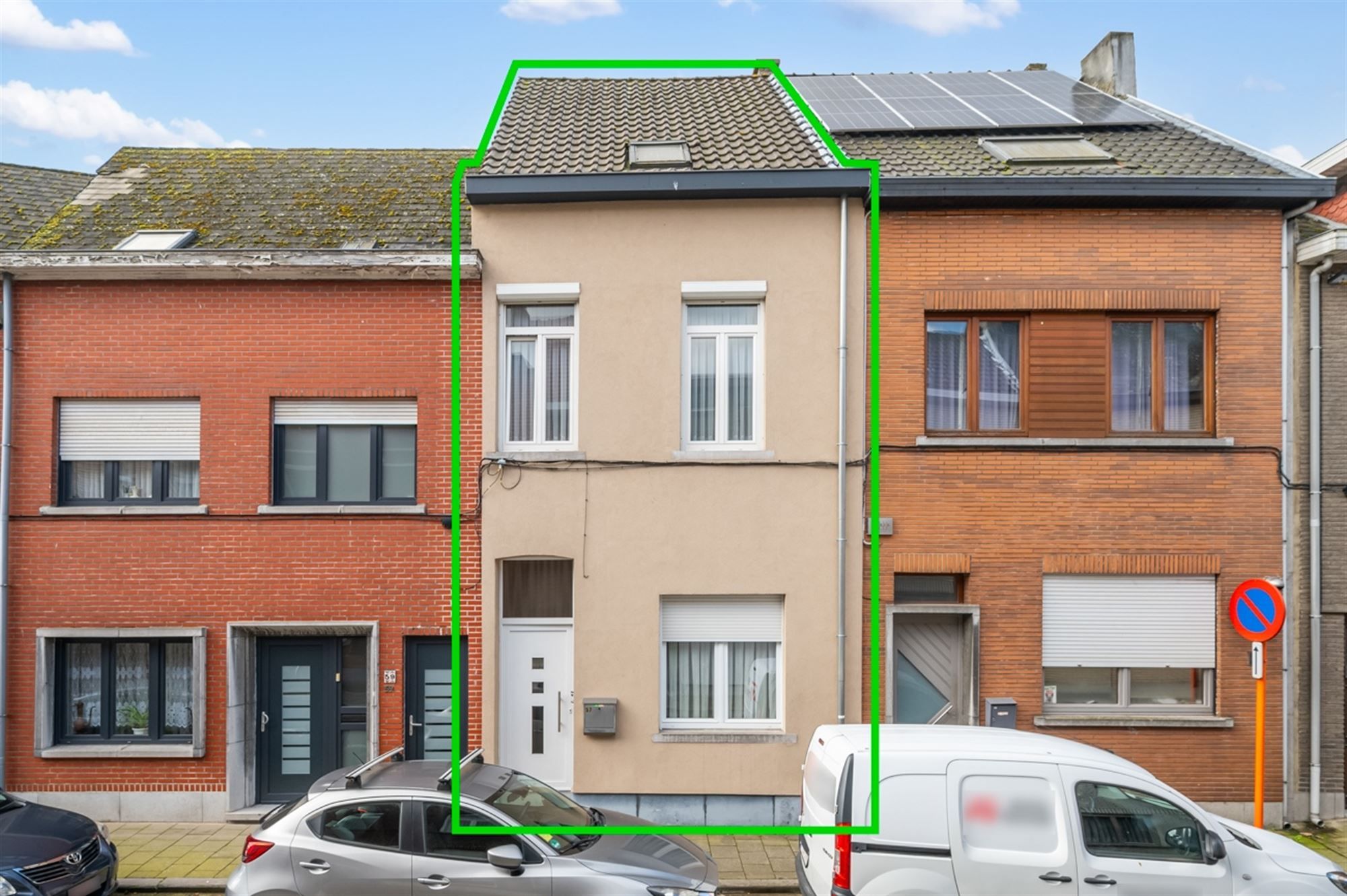 Gerenoveerde woning met 4 slaapkamers en grote tuin! foto 1