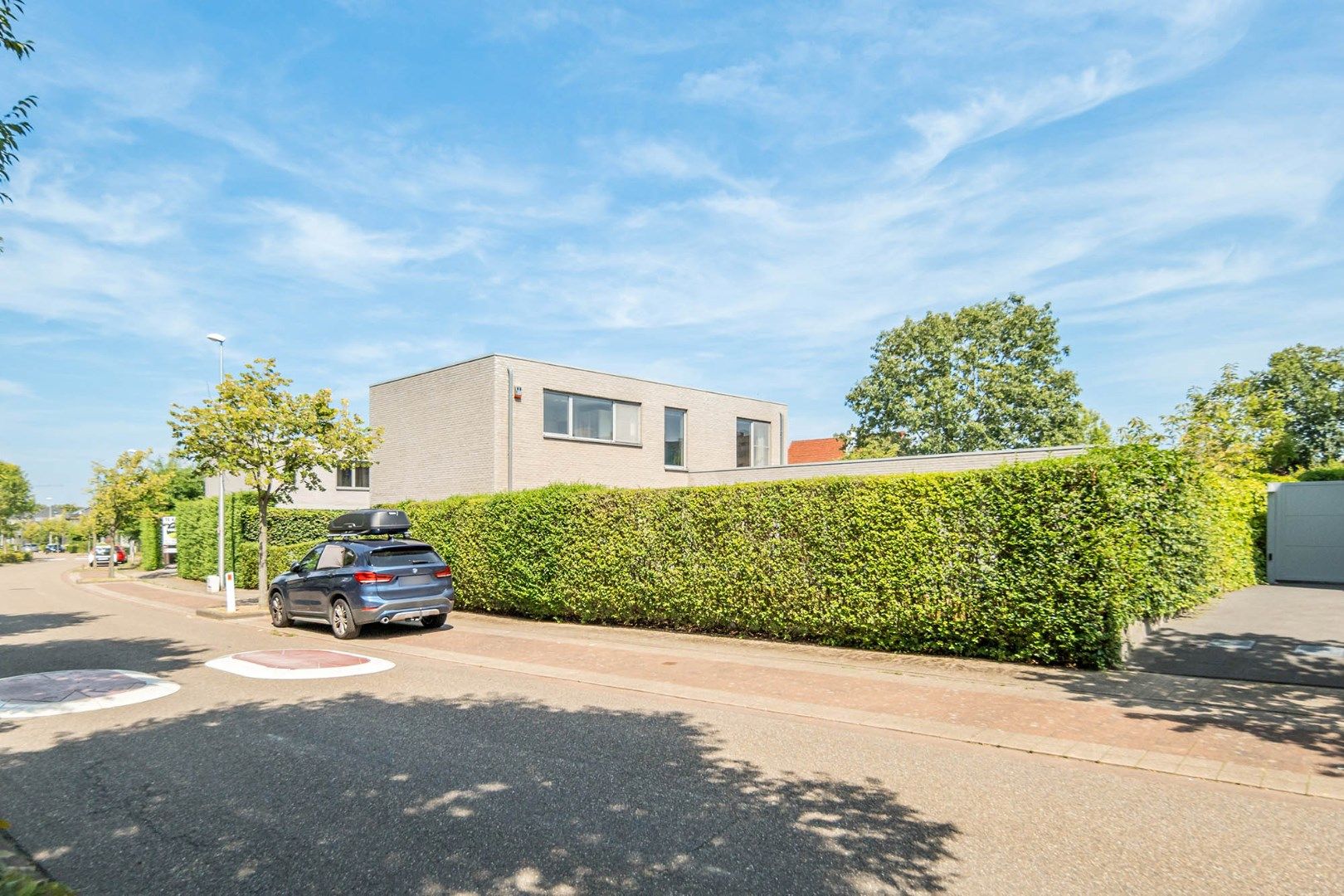 Prachtige ruime moderne villa met tuin, terras en garage in Hasselt - 3 slaapkamers, 3 badkamers, Bureau, EPC-229.kWh, label C,  perceel 484 m² foto 2