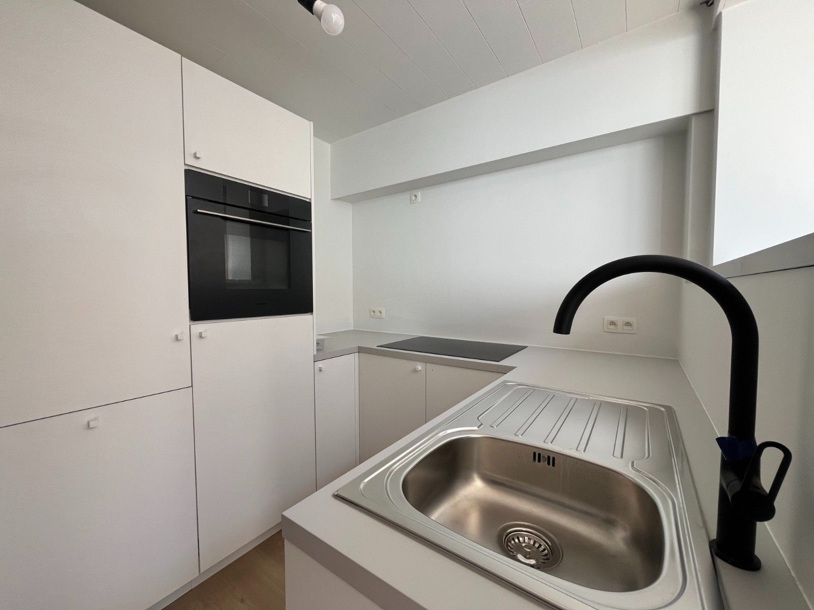 Te Huur: Karaktervolle, gerenoveerde woning met 6 slaapkamers in Kruisem foto 29