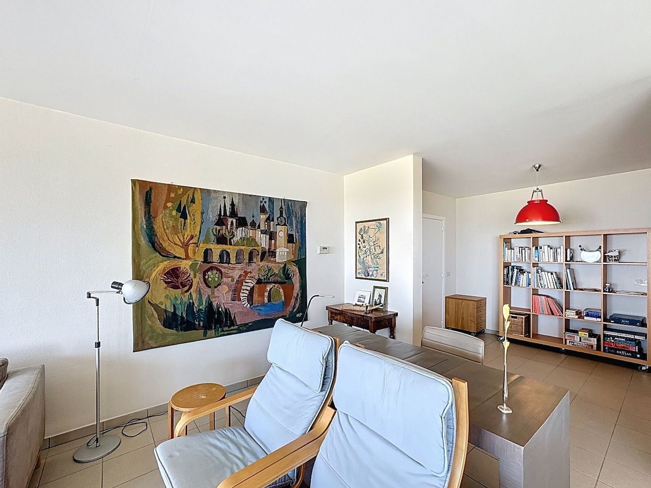 Buitengewoon ruim appartement met frontaal zeezicht en een woonkamer van maar liefst 8,12 m breed! foto 9