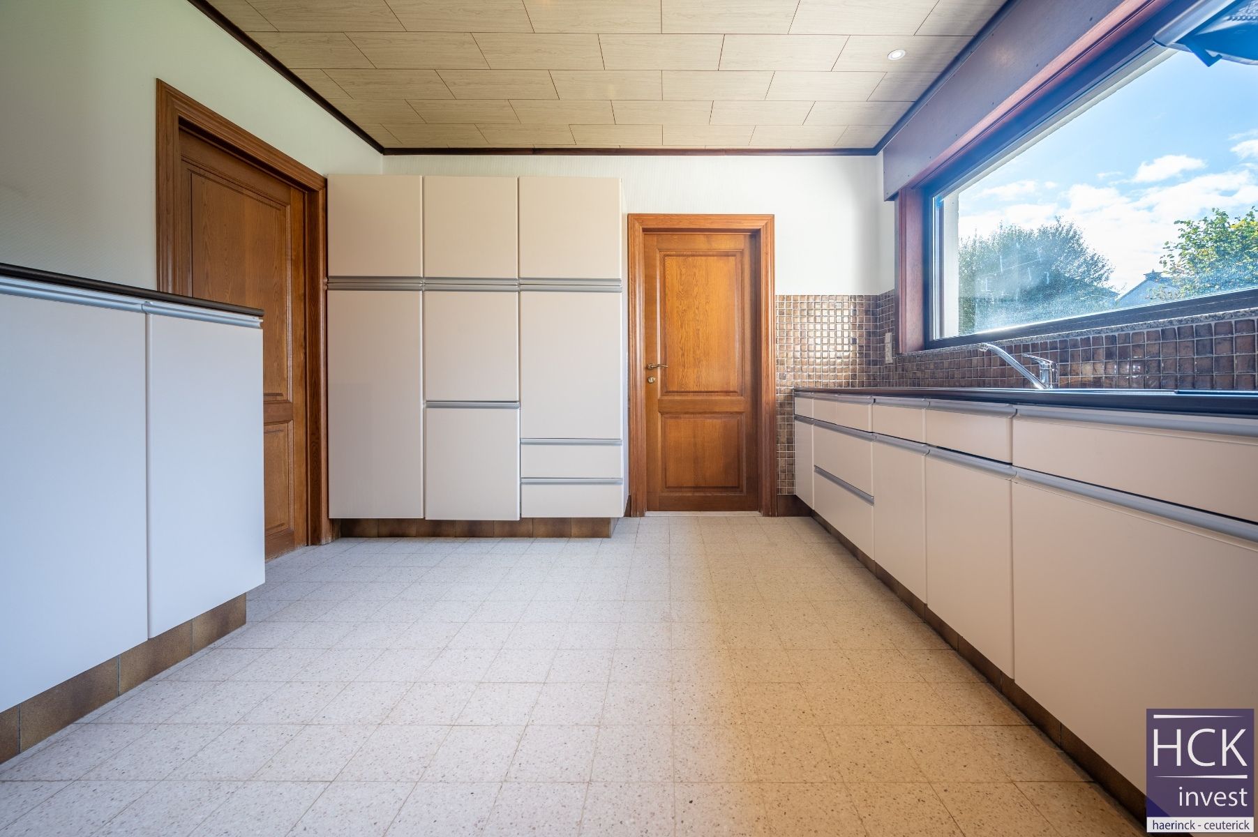 KRUISHOUTEM - Alleenstaande gezinswoning op 583 m², uitstekend gelegen! foto 10