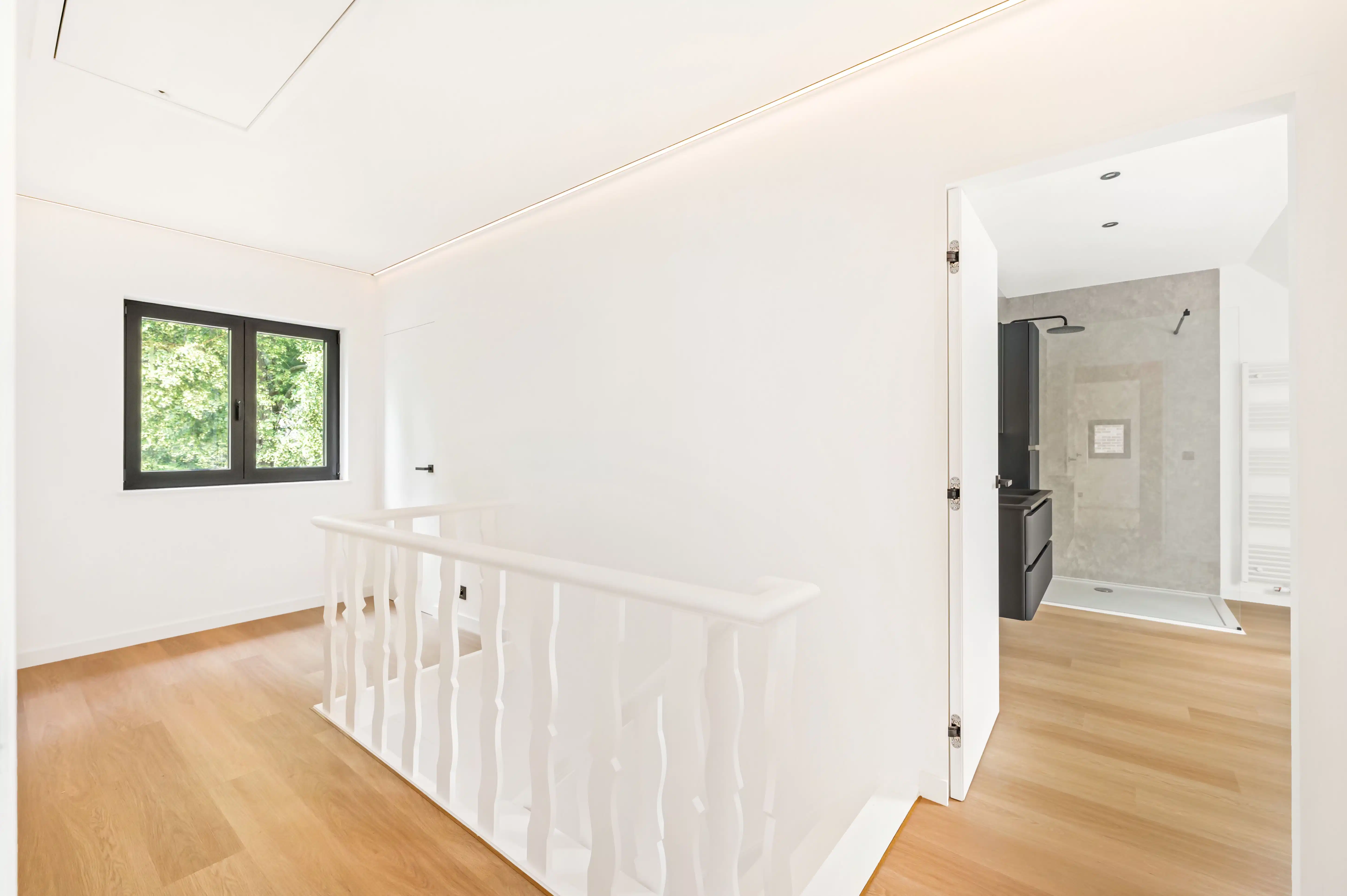 Instapklare woning met 4 slaapkamers en 2 badkamers ! foto 27