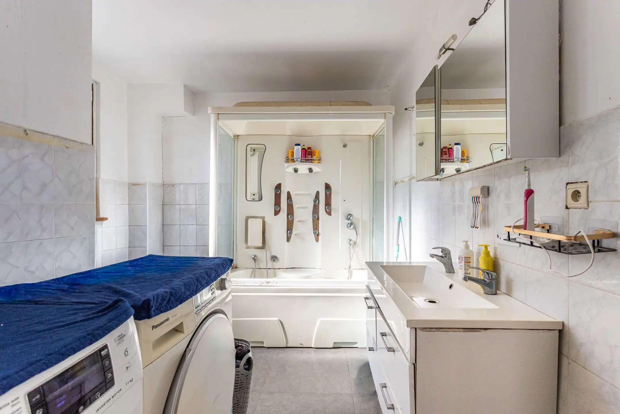 Heel ruime, energiezuinige woning met tuin in rustige buurt! foto 16