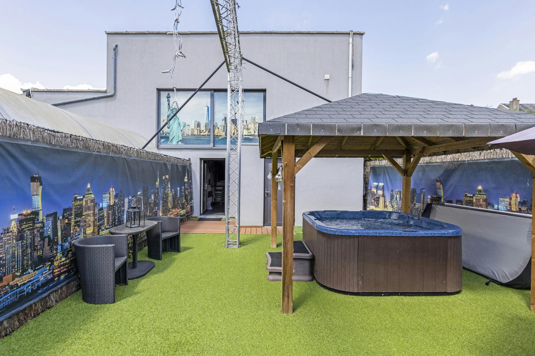 Over te nemen wellnesscentrum met 3 slaapkamer appartement foto 12