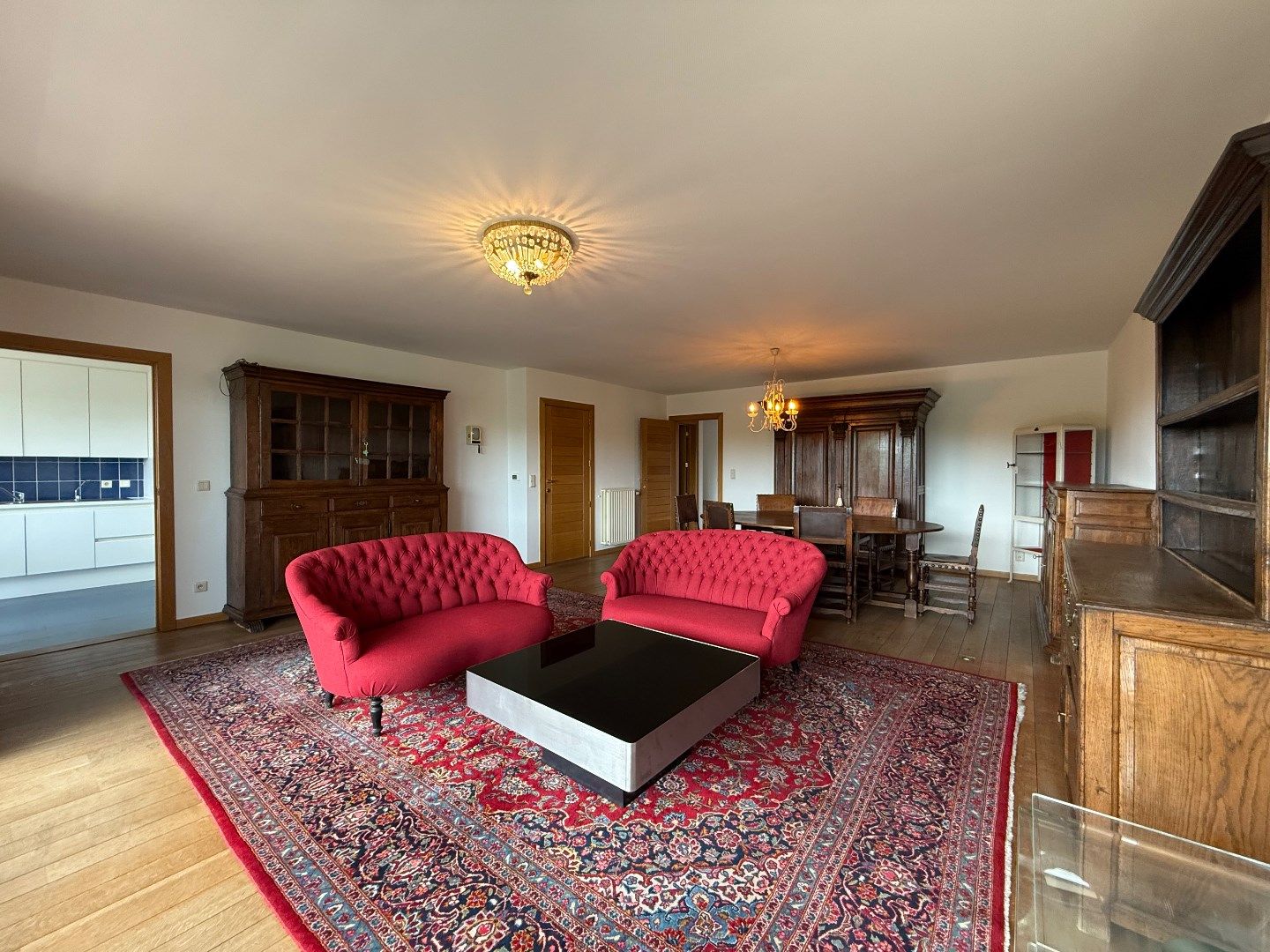Ruim 3-slpk appartement met garage foto 4