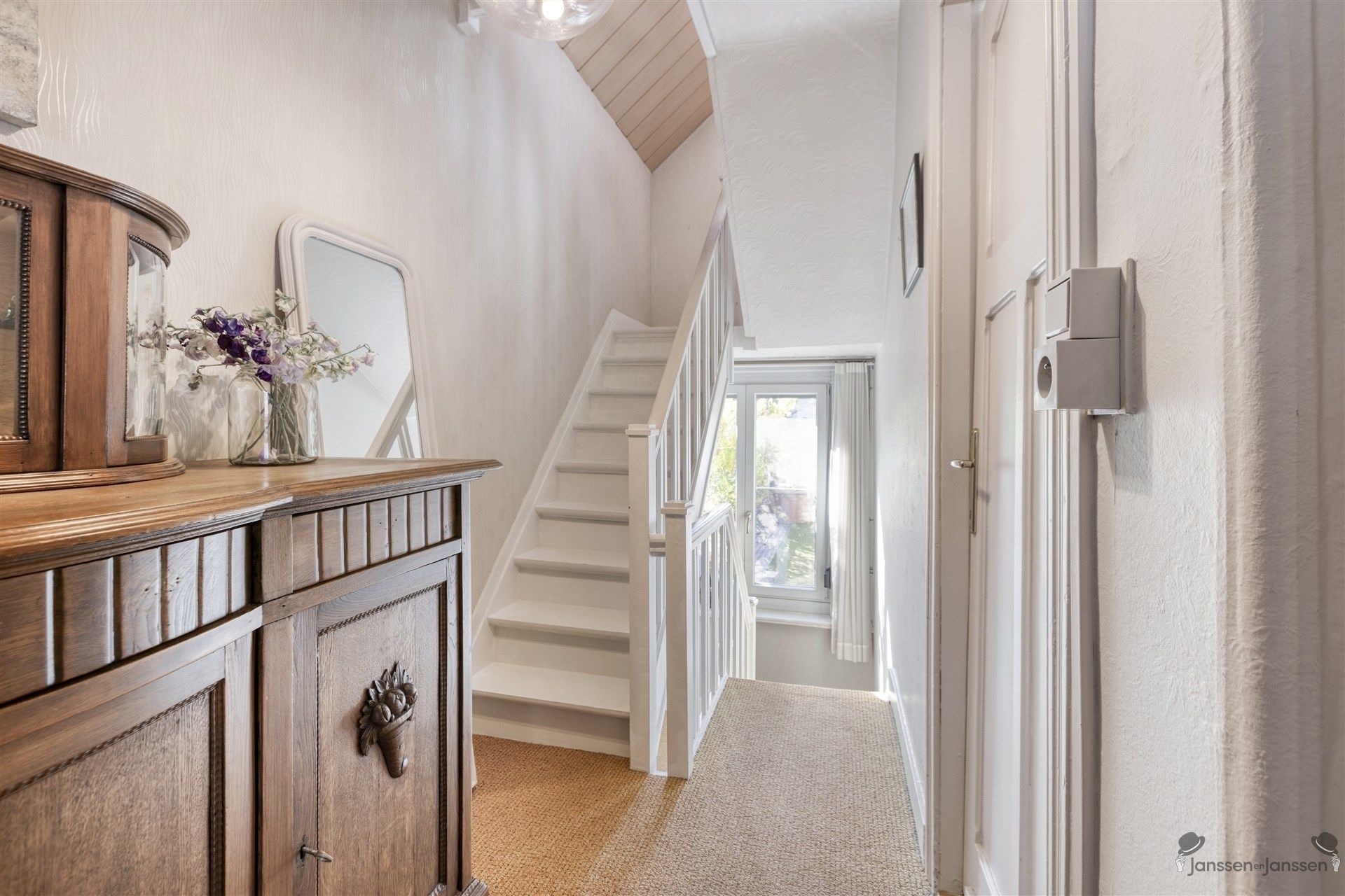 Instapklare halfopen bebouwing met zuidgericht dakterras in Mol foto 13