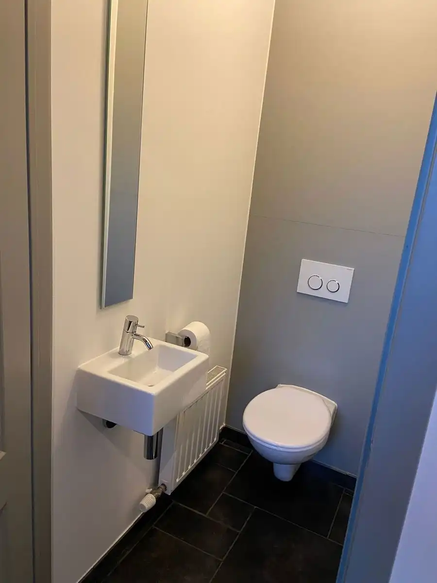 Mooie recente woning in doodlopende straat foto 10