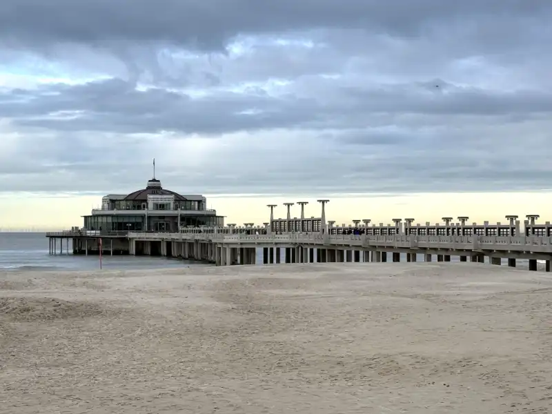 Prachtig hoekappartement met zeezicht vlakbij de Pier van Blankenberge foto {{pictureIndex}}