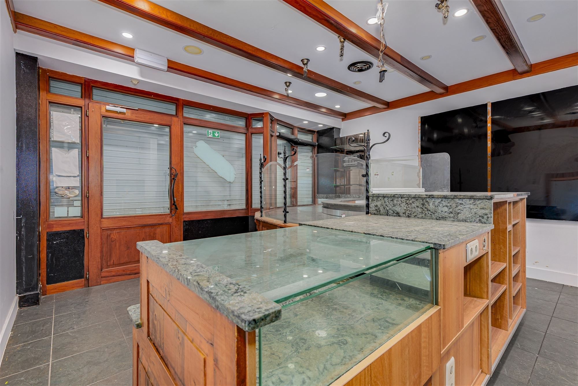 Polyvalente ruimte 180 m² met tuin 70 m² foto 9