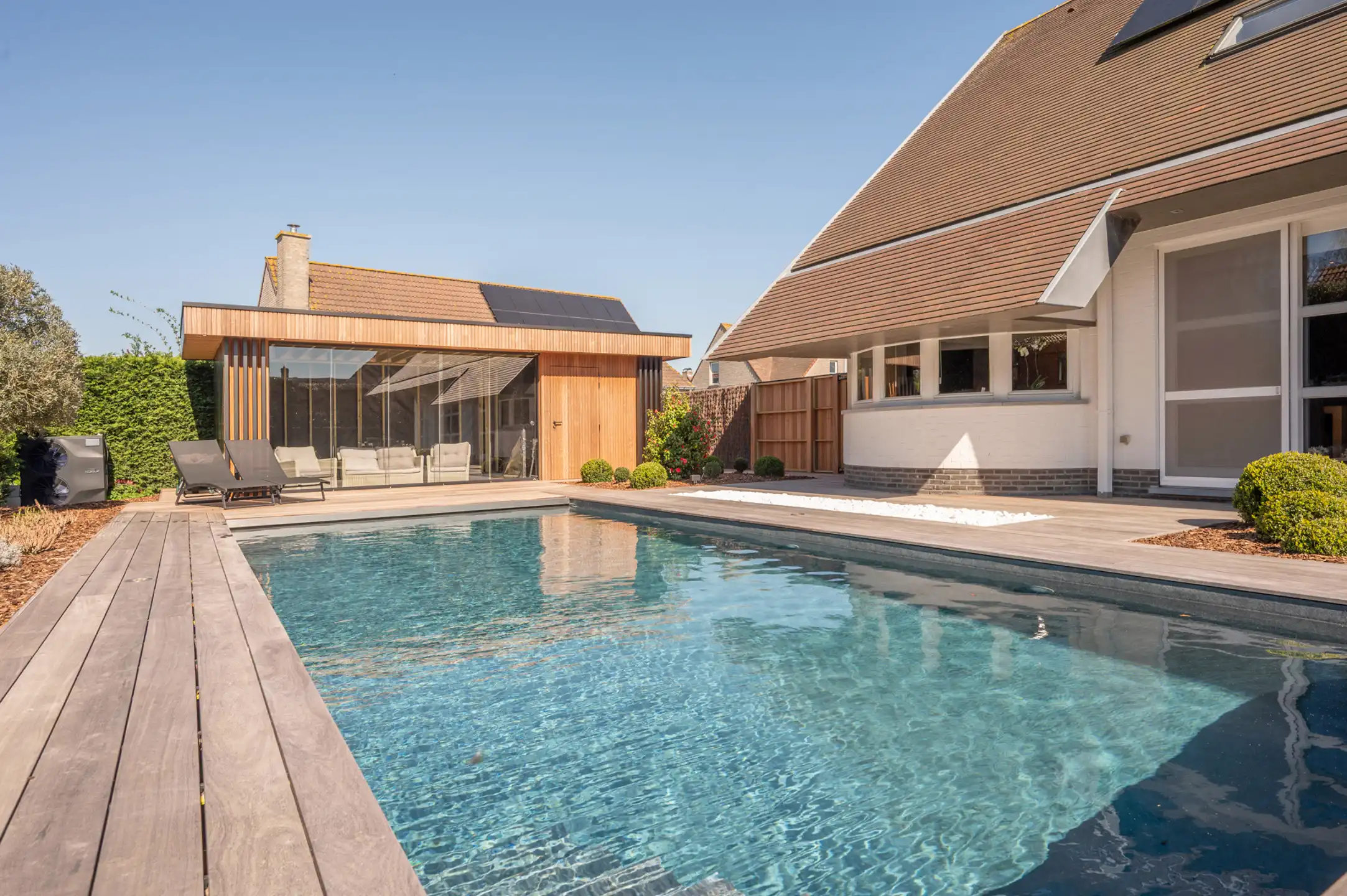 Tijdloze villa met buitenzwembad en exclusief poolhouse foto 15