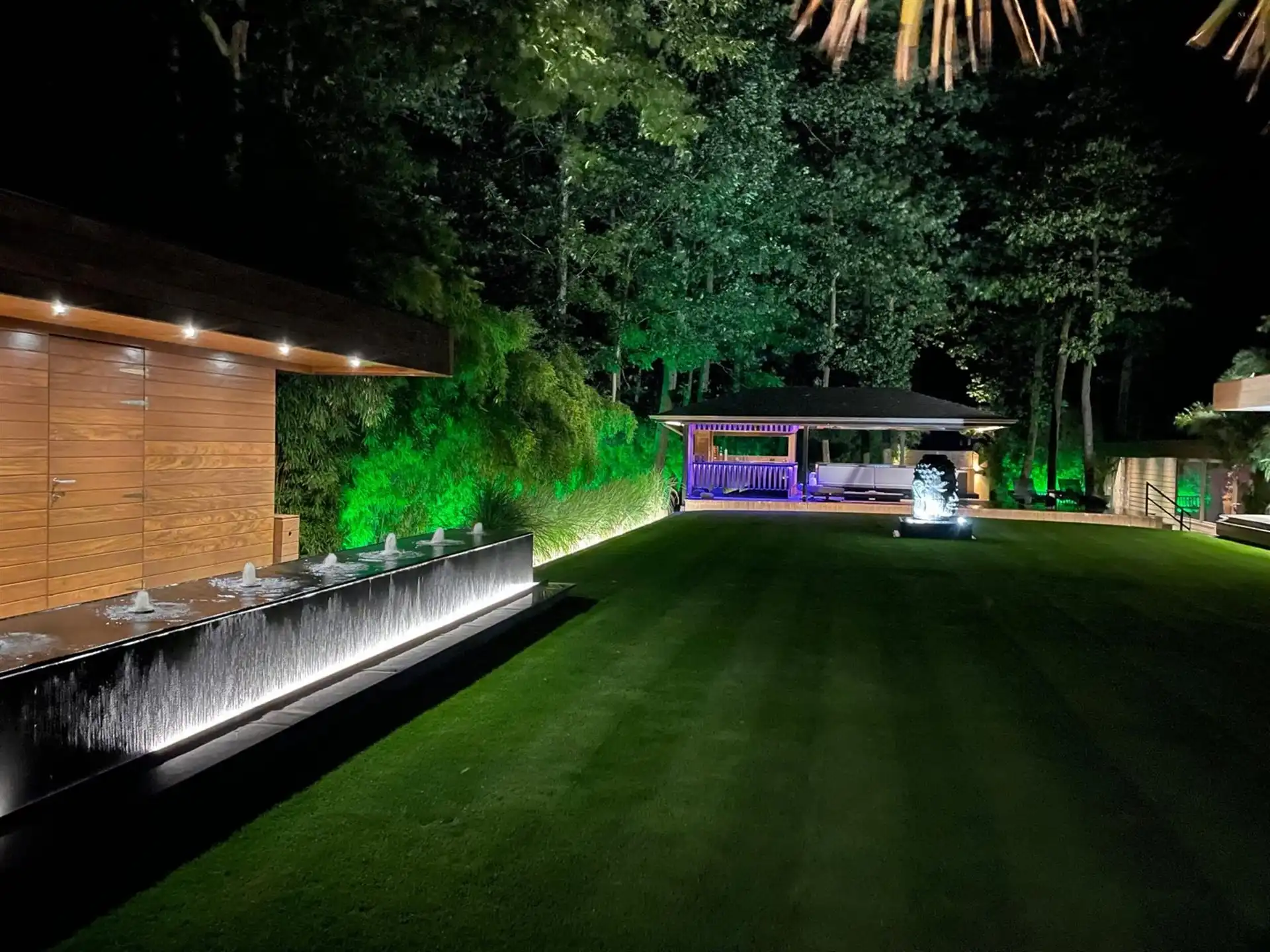 Villa met prachtige tuin, zwembad en bijgebouwen op 2.063m². foto 38