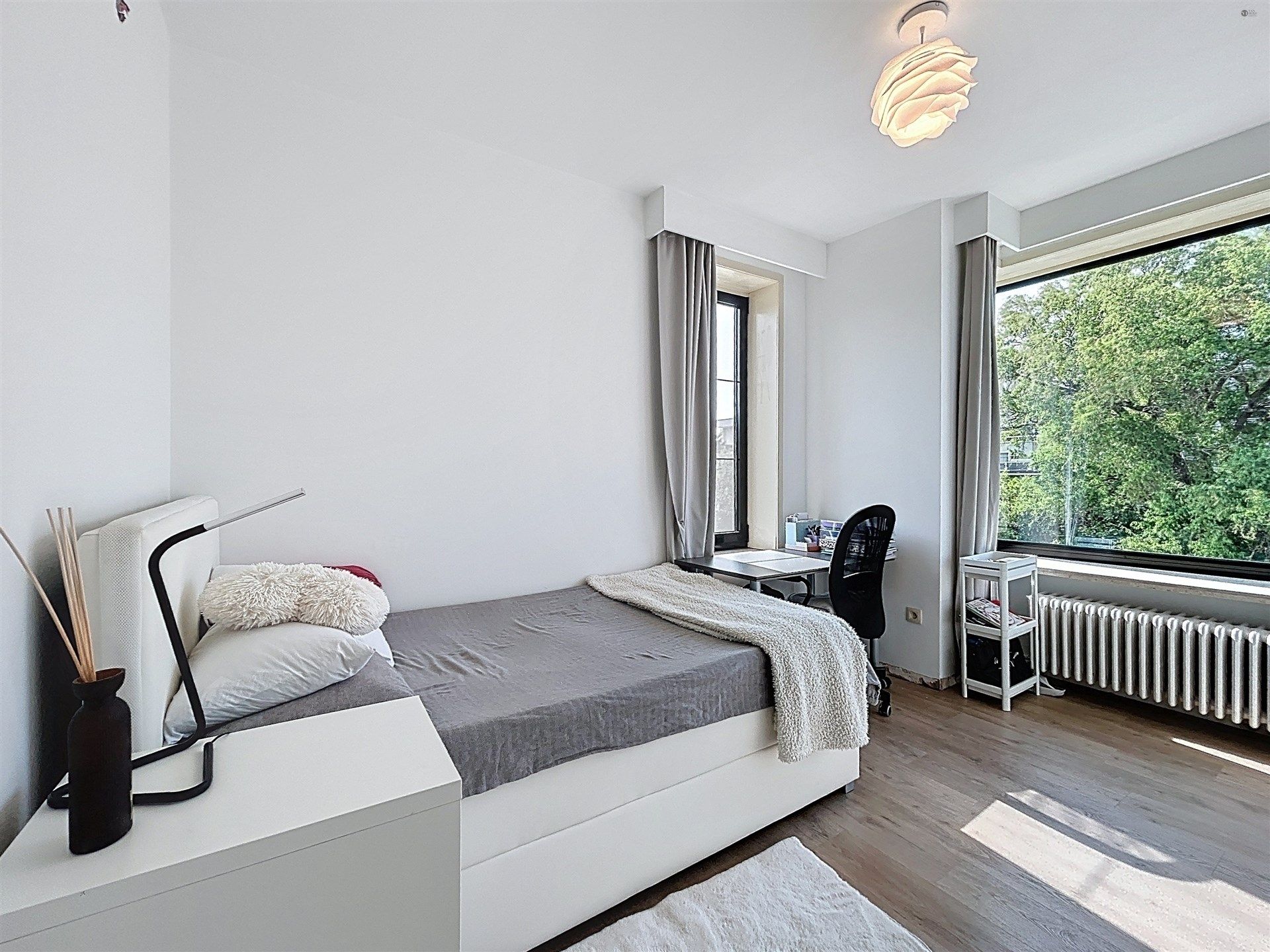 Prachtig drie slaapkamer appartement in hartje Beveren! foto 7