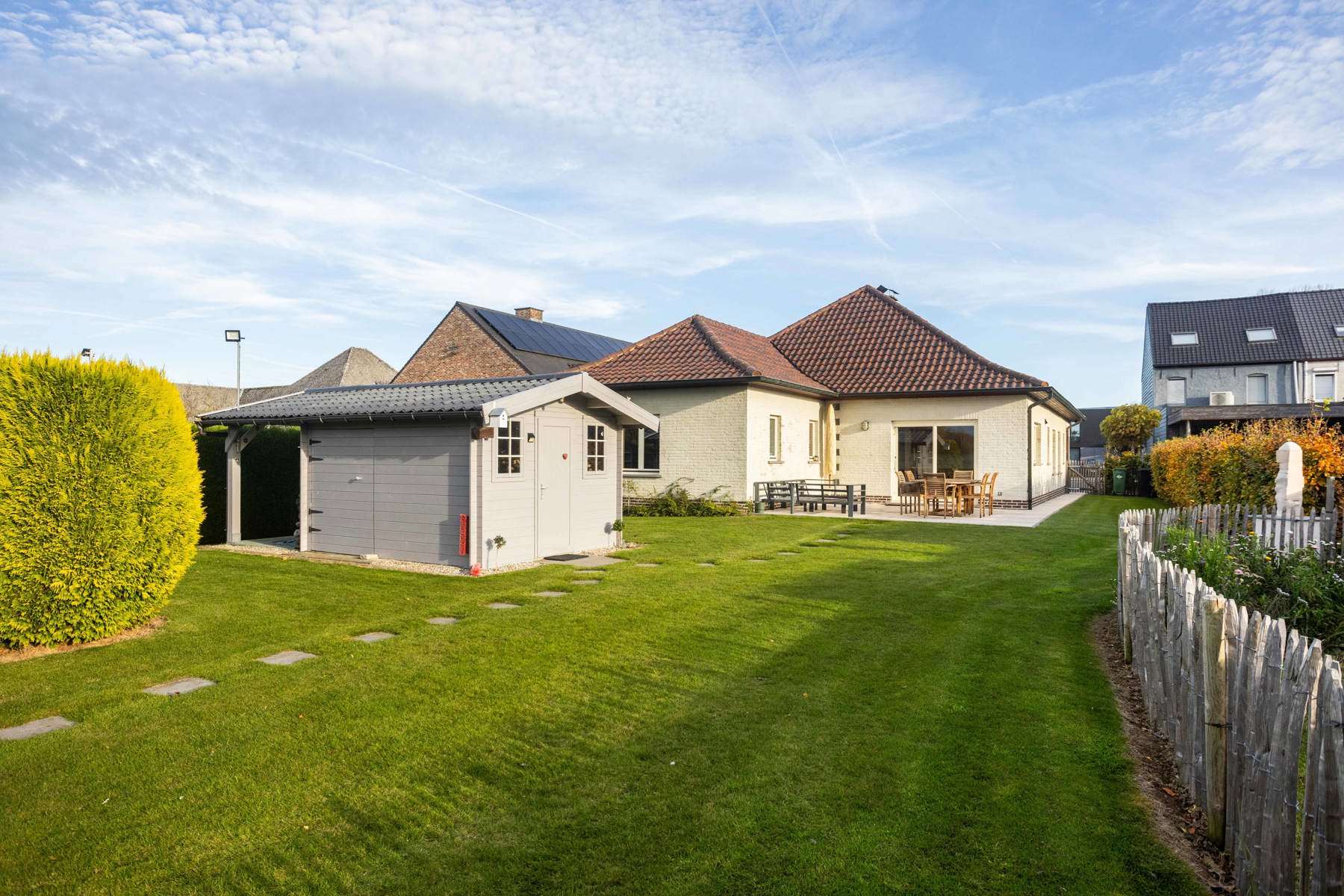 Instapklare bungalow met 3 slaapkamers en ruime tuin. foto 23