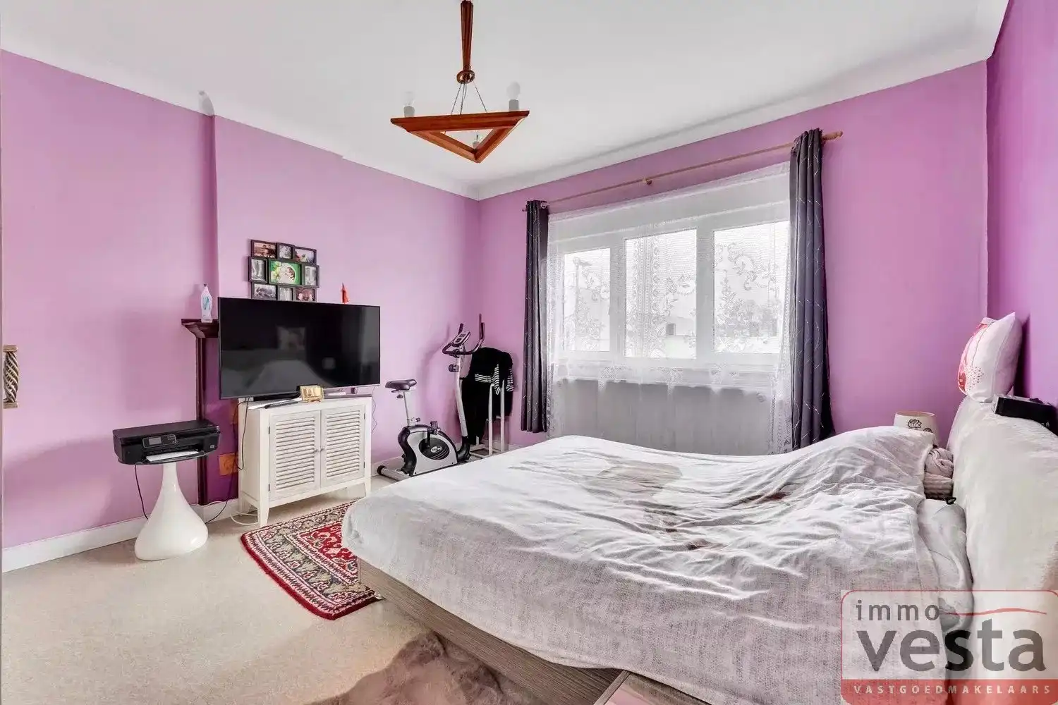 Ruime, te renoveren halfopen woning foto 22