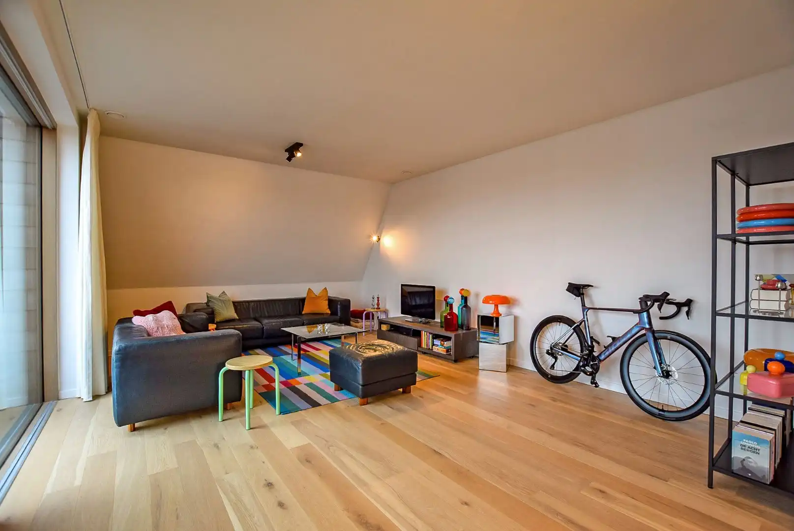 Recent dakappartement met 2 slaapkamers te Oostduinkerke.  foto 3