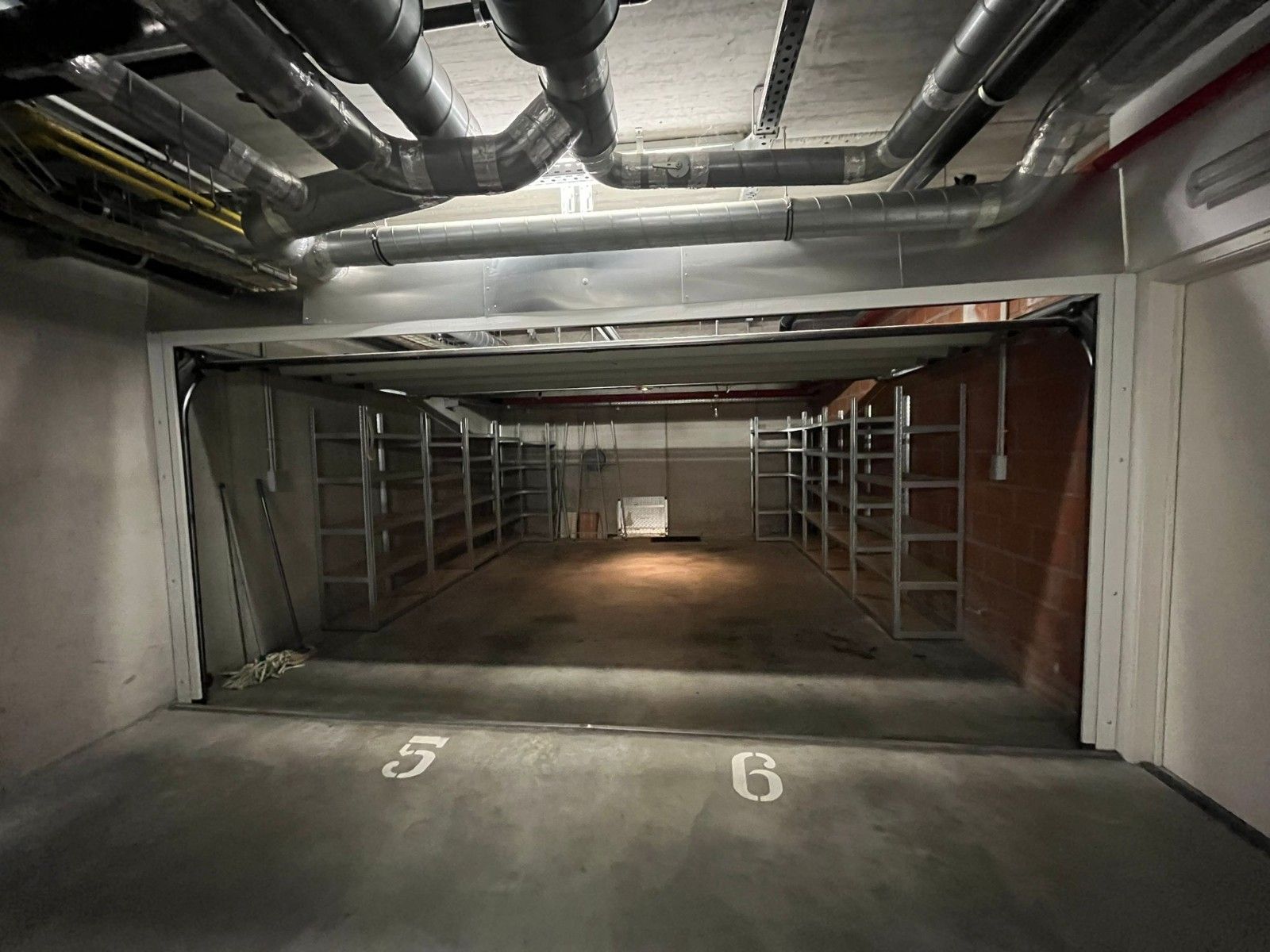 Te koop - 2 slaapkamersappartment met dubbele garage foto 24