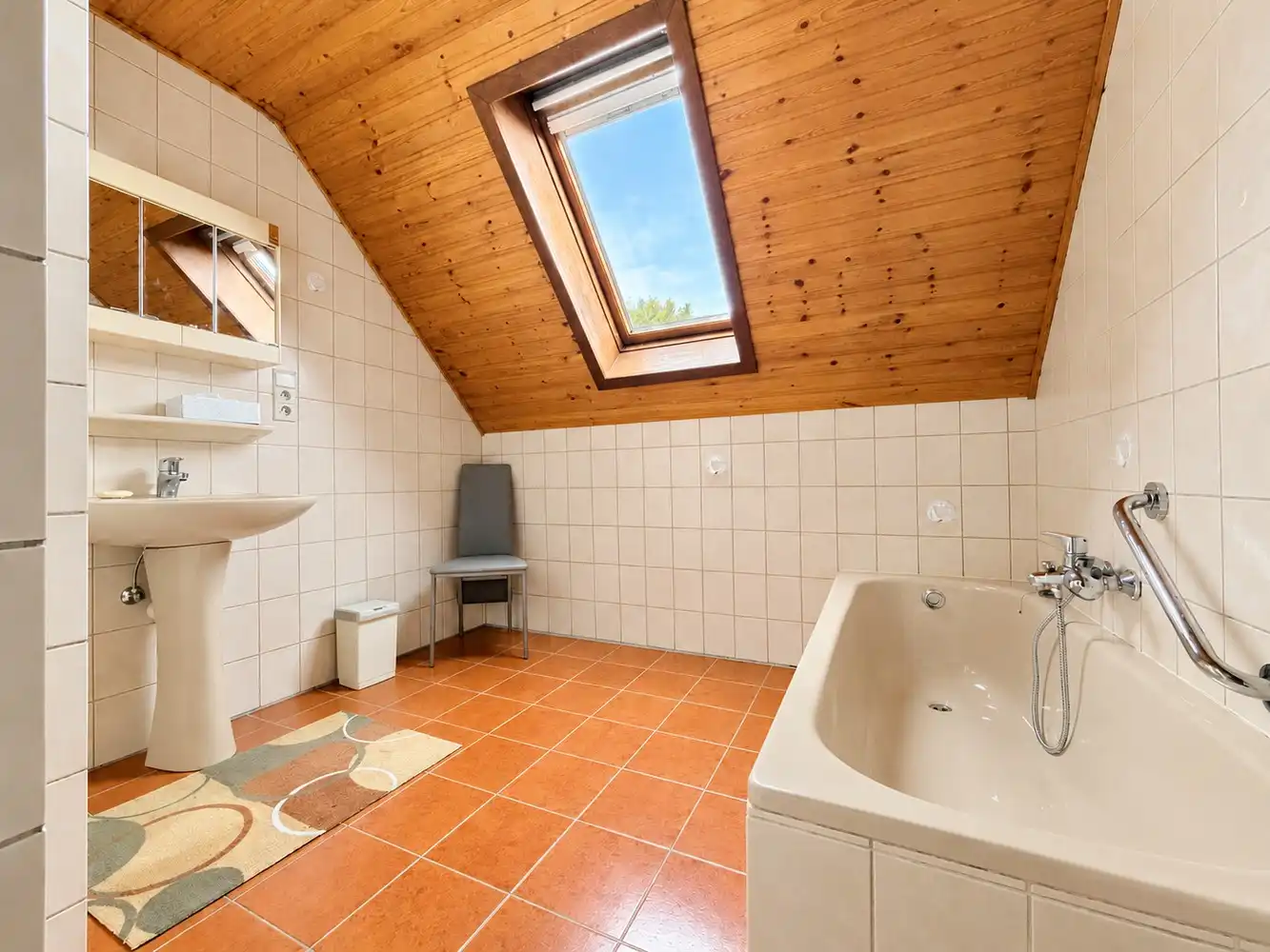 Ruime gezinswoning (4 slpks) op prachtig perceel van 1083m²! foto 9
