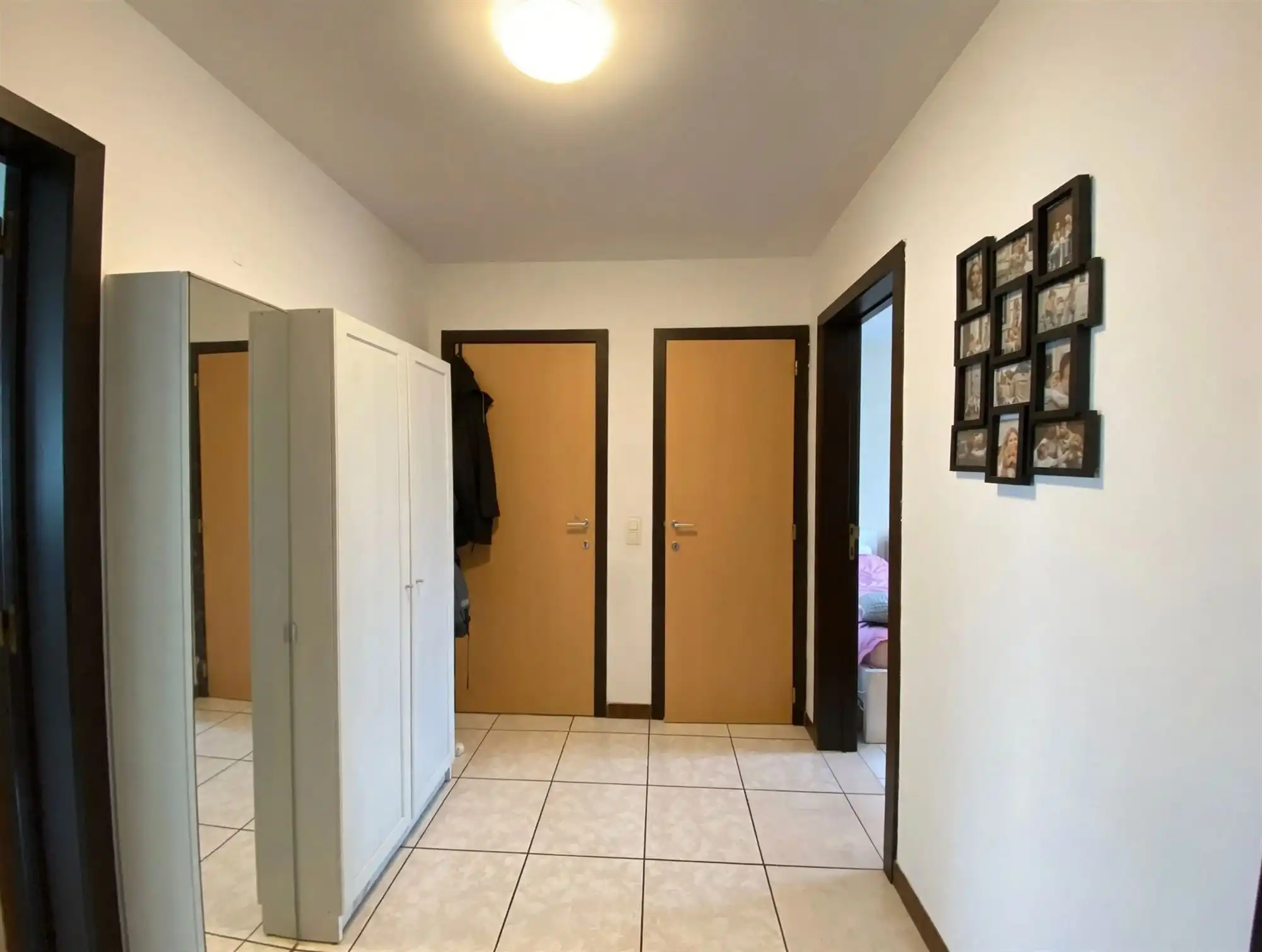 Ruim 2 slaapkamer appartement met garage te Ertvelde foto 8