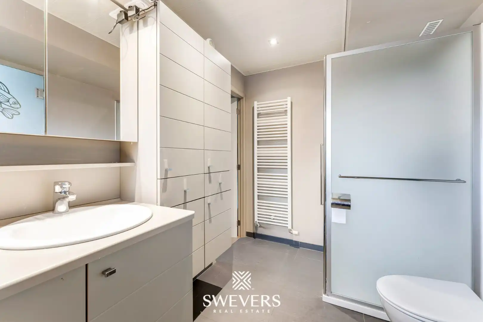 Gelijkvloers appartement net buiten Beringen centrum foto 9