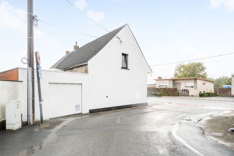 Woning met handelsruimte, 2 garages, 2 slaapkamers foto 3