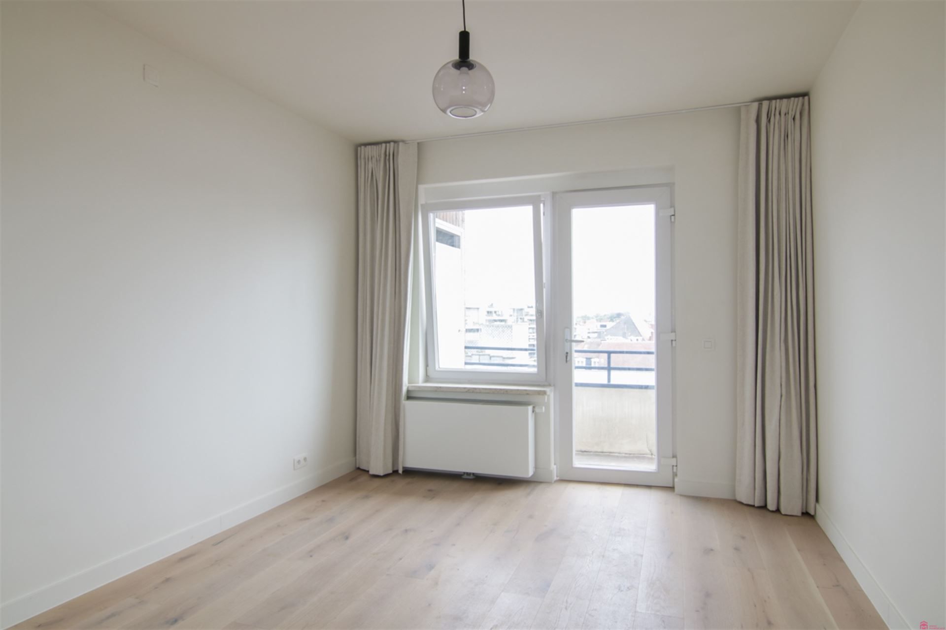 Mooi vernieuwd appartement foto 9