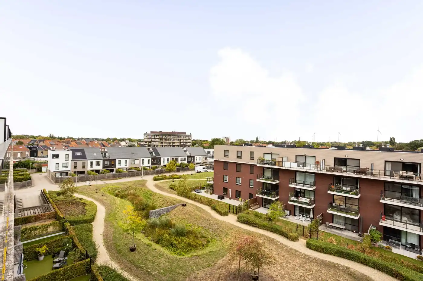 Instapklaar appartement met zuidgericht terras en staanplaats in centrum Kortrijk foto 14